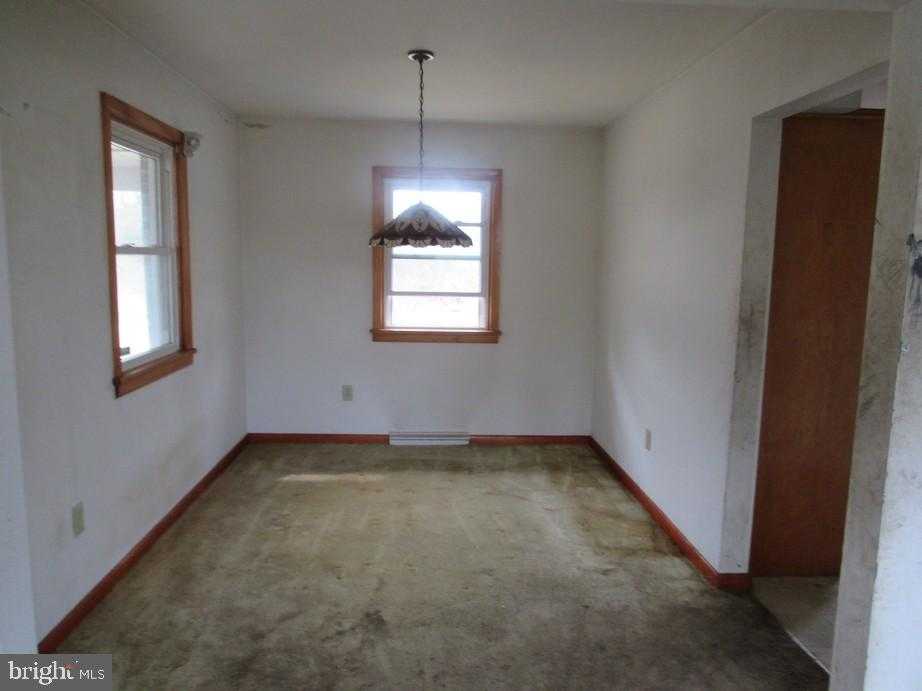 6717 Lehigh Ave photo 4