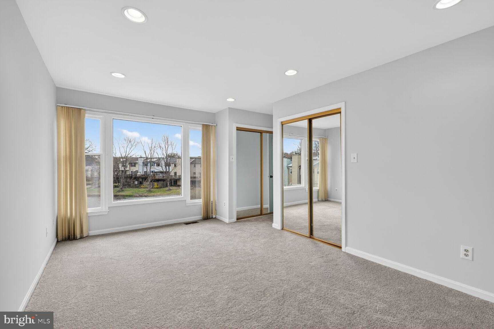 7108 Lake Cove Dr photo 17