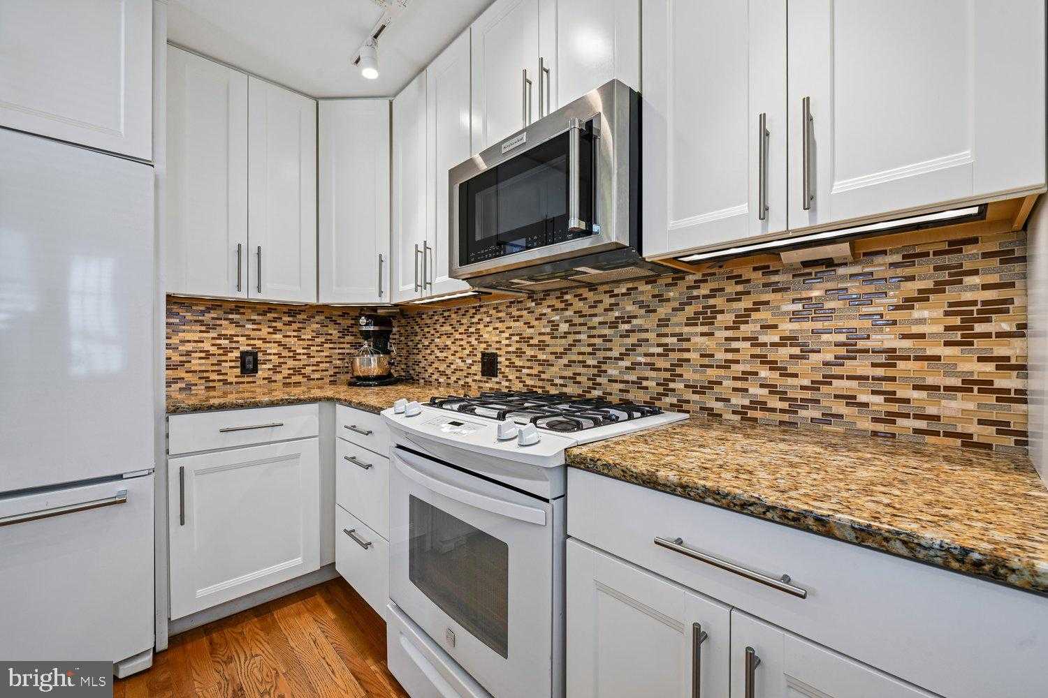 9600 Page Ave photo 16