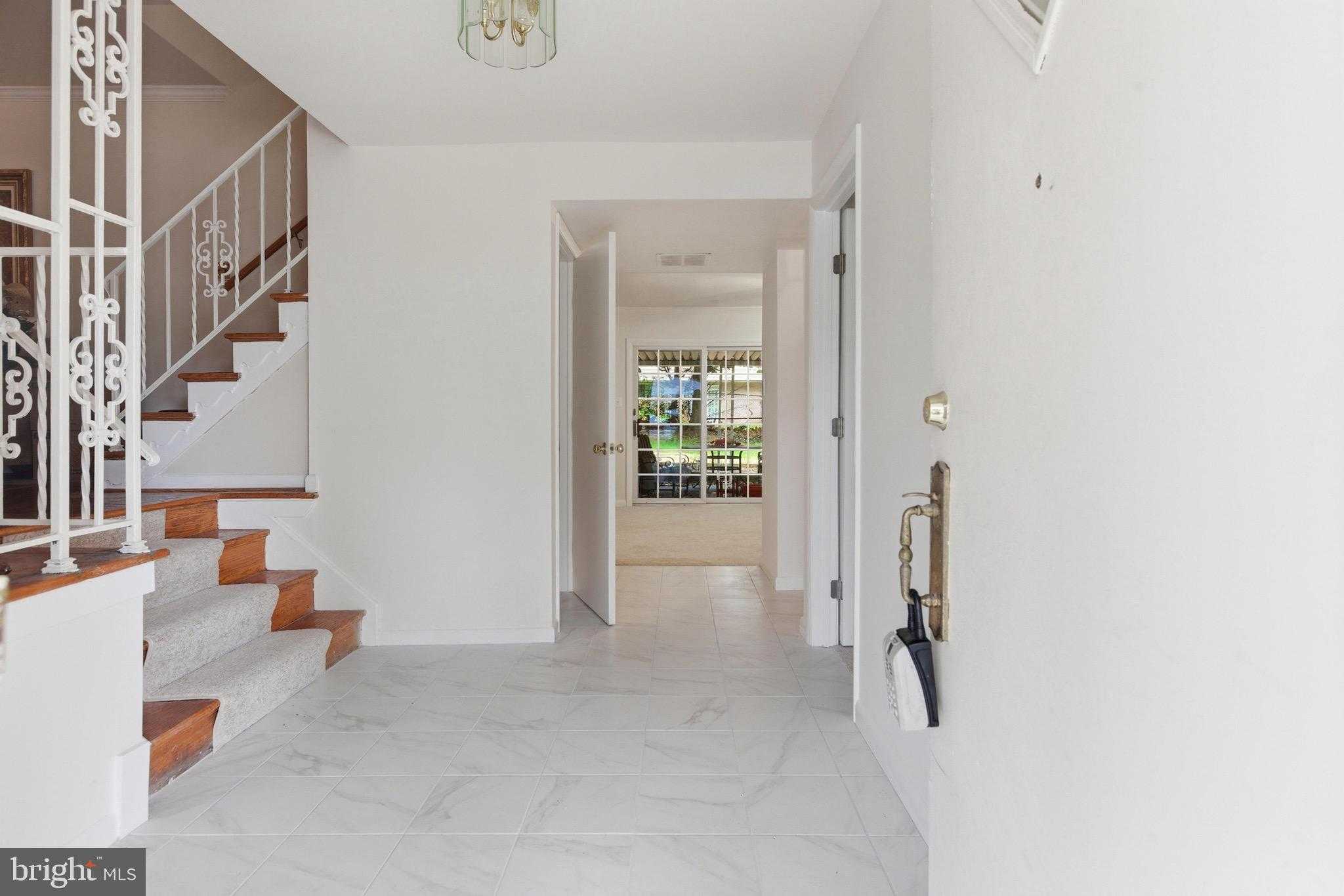 5704 Colon Ter photo 2