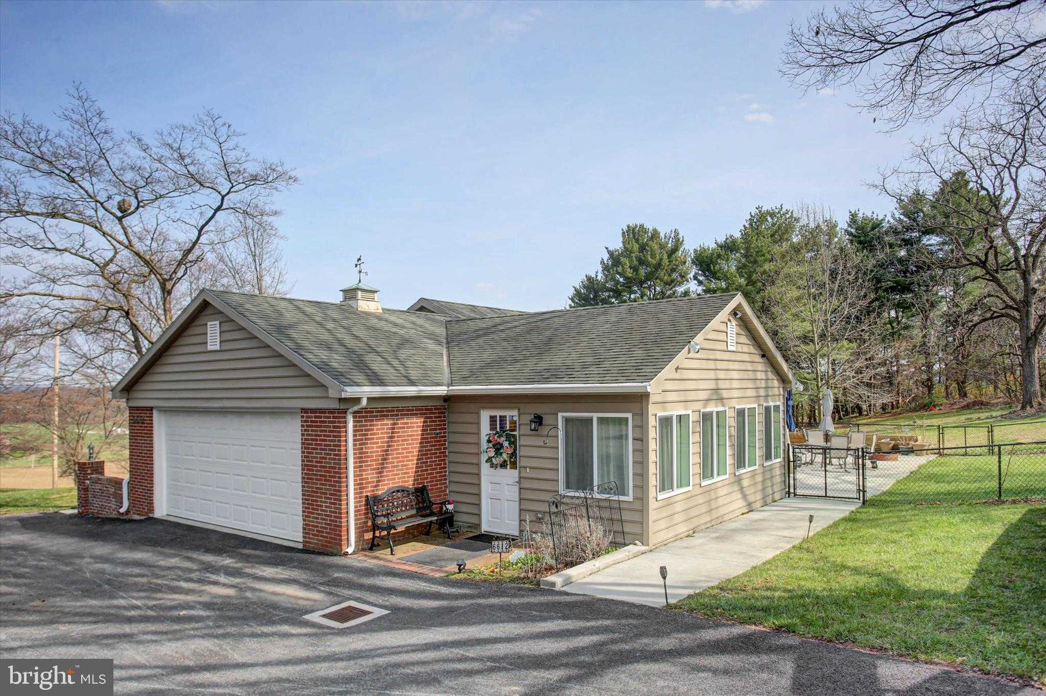 6612 Moulstown Rd E photo 2