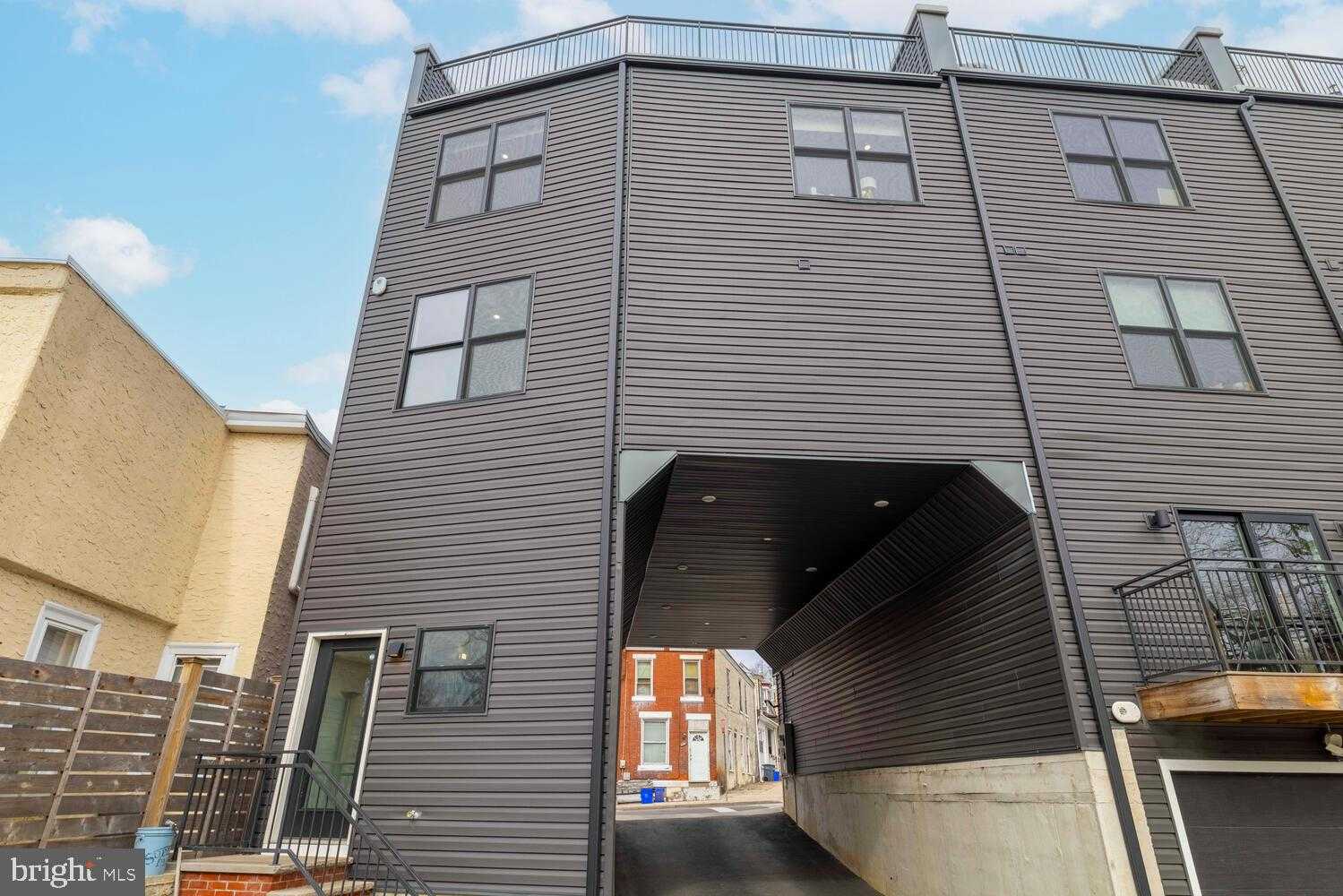 3600 Calumet St photo 3