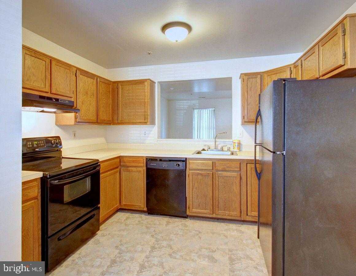 525 Red Coat Pl photo 5