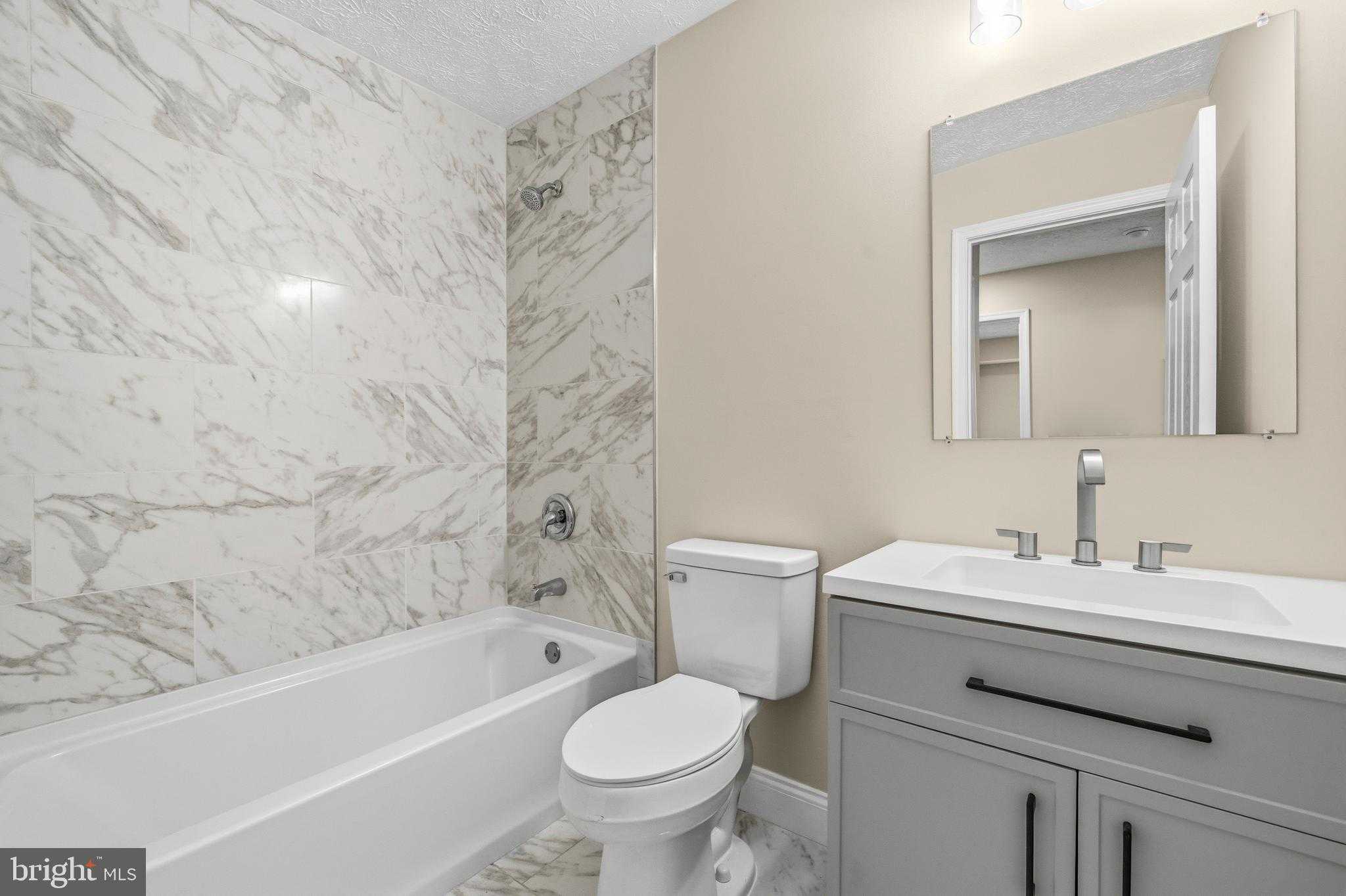 11734 Torcello CT photo 18