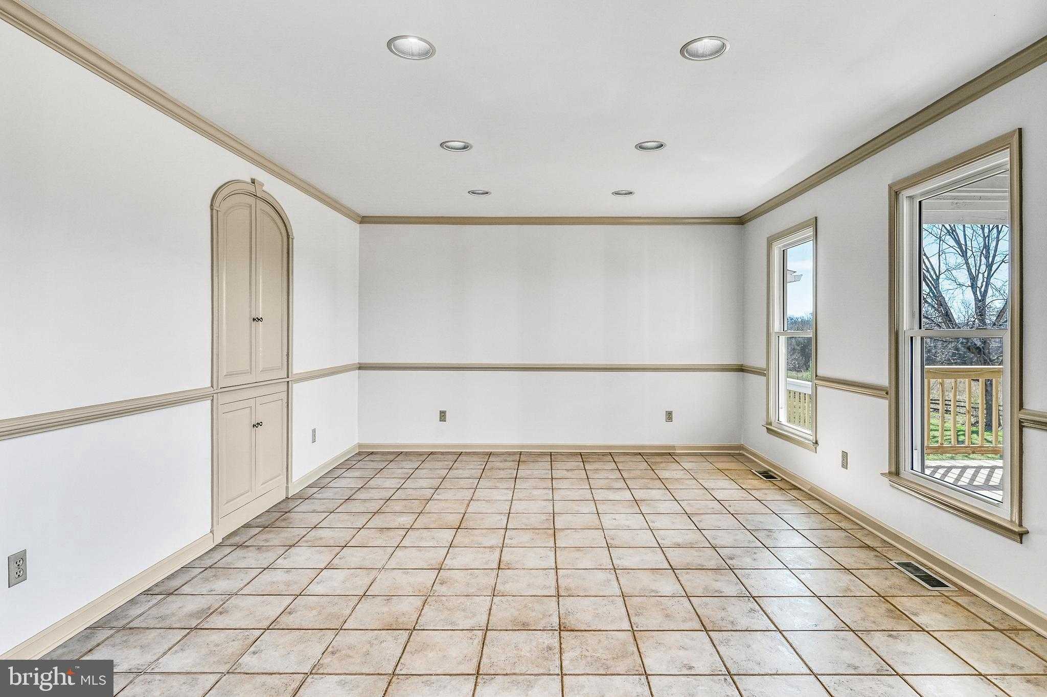 1950 Campbell Rd photo 32