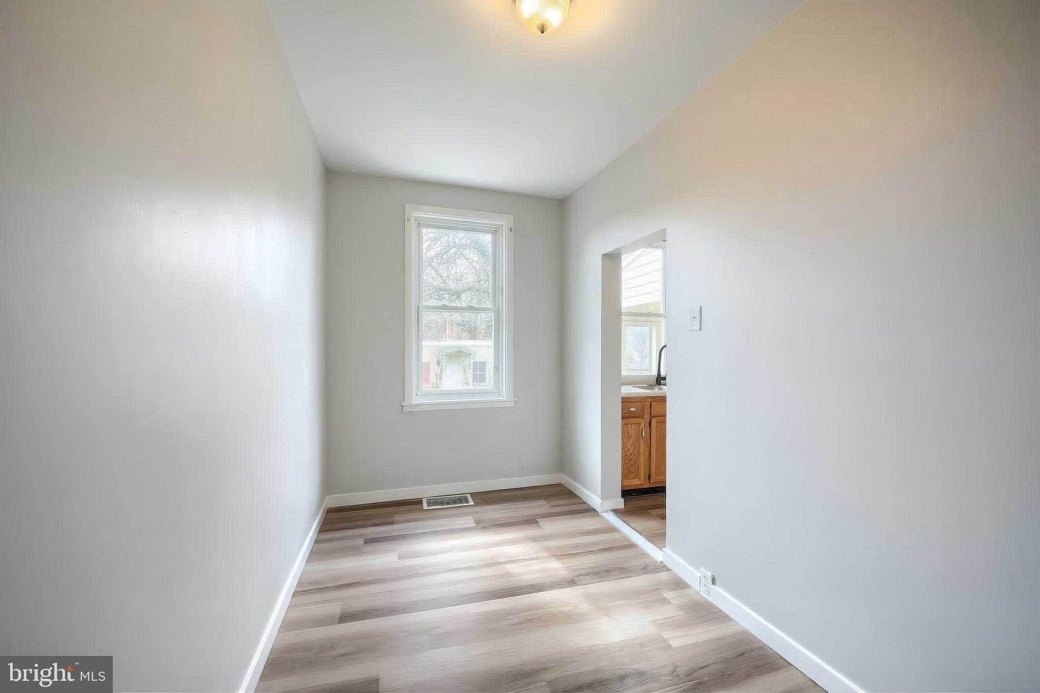 316 S Pershing Ave photo 11