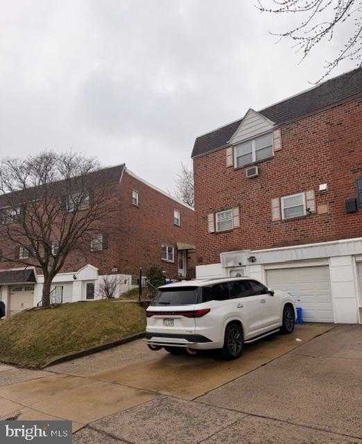 810 Kendrick St photo 2