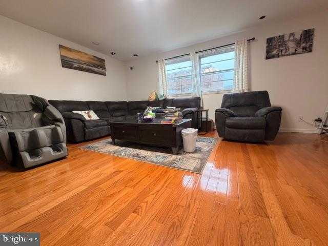 810 Kendrick St photo 7