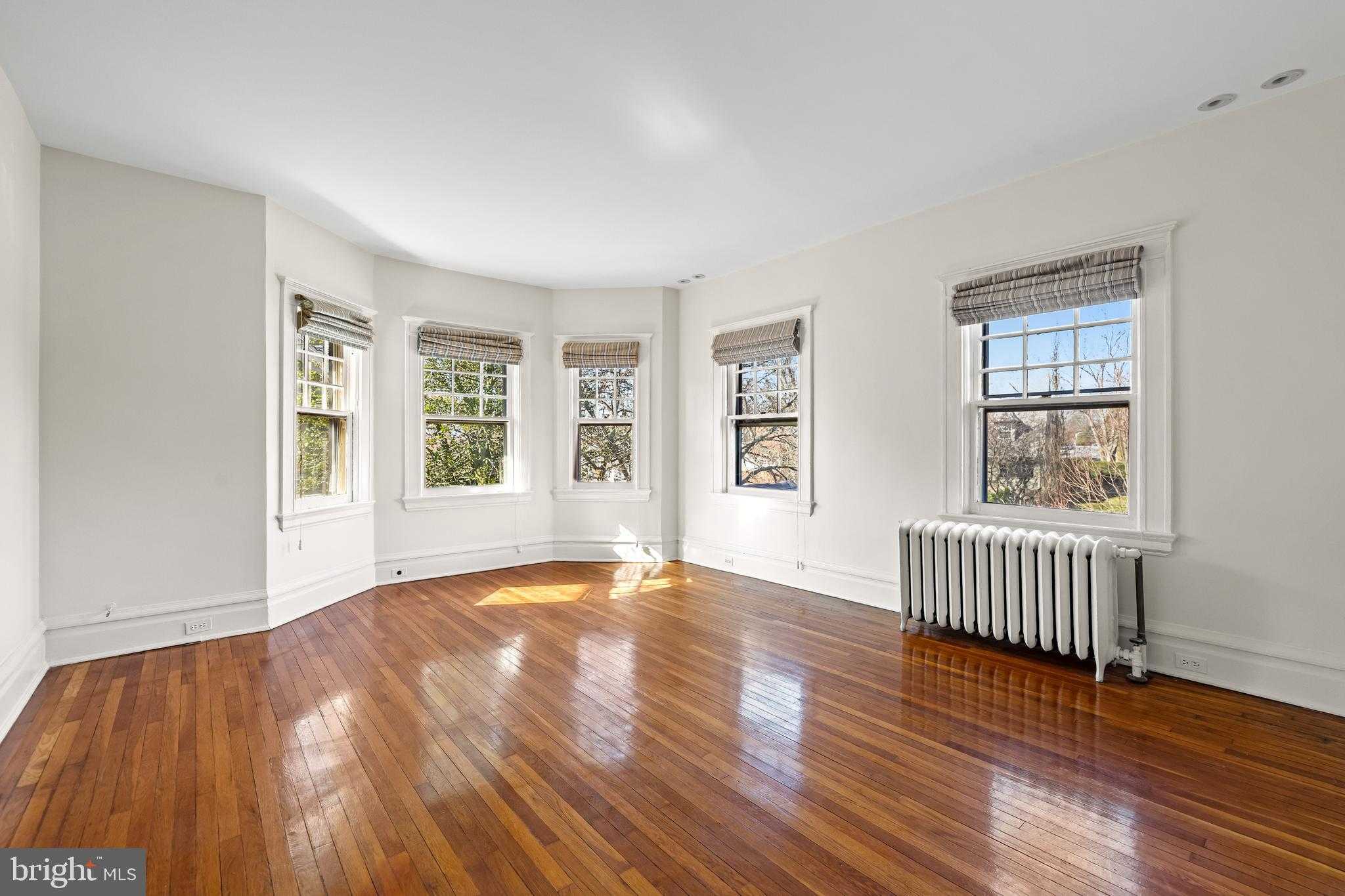 225 Hawthorne Rd photo 35