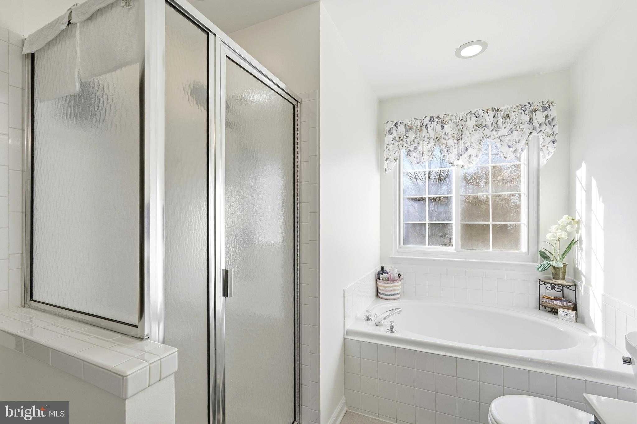 9 Silverthorn CT photo 20