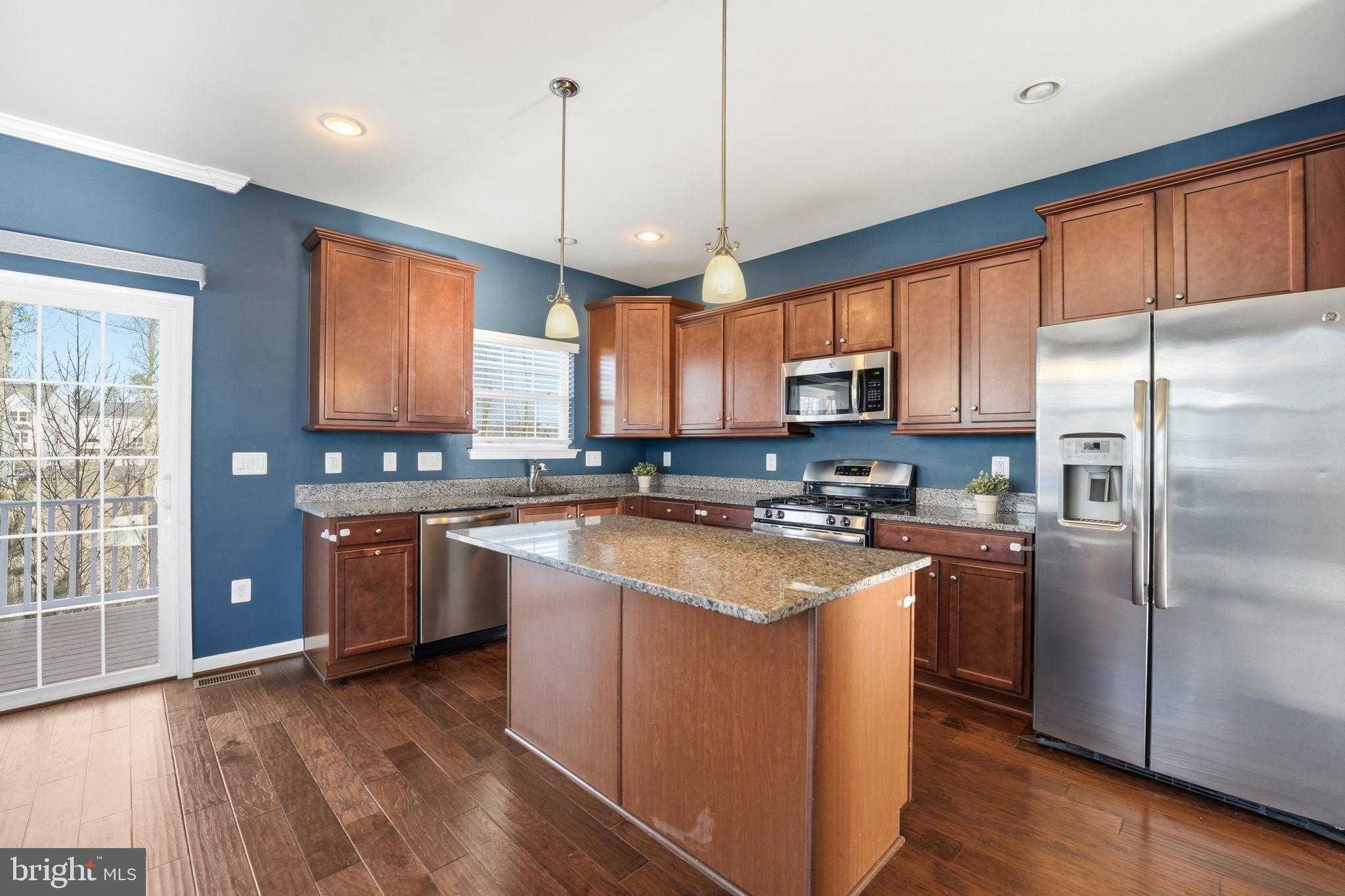 142 Tree Line Dr photo 2