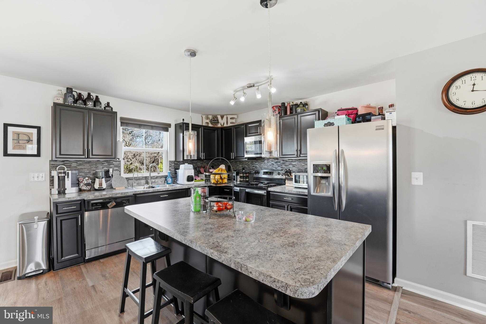 5026 Godwins Landing Dr photo 4