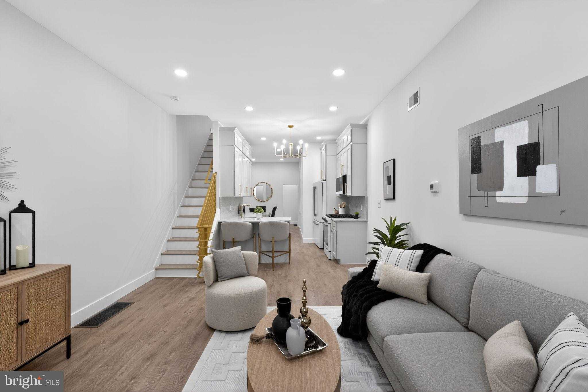 1630 N Patton St photo 4