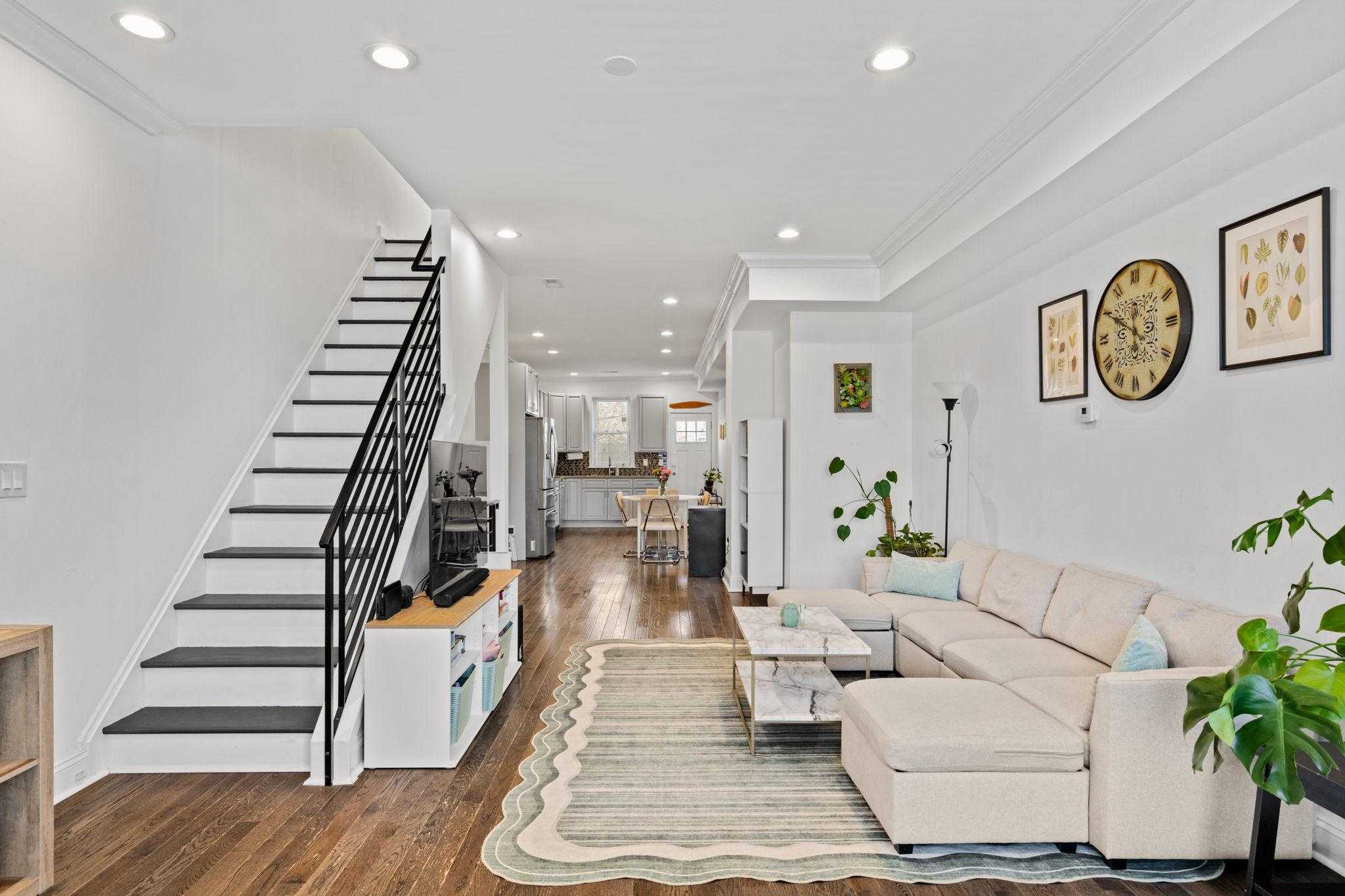 2924 Wharton St photo 2