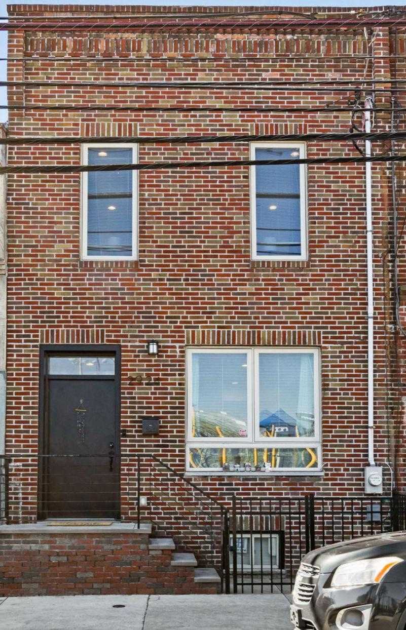 2924 Wharton St photo 4