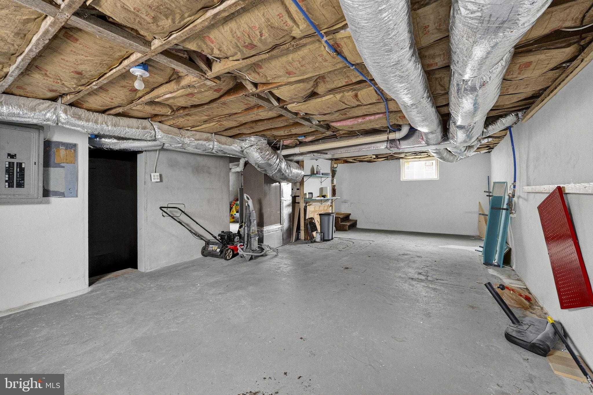 845 Jefferson Ave photo 40