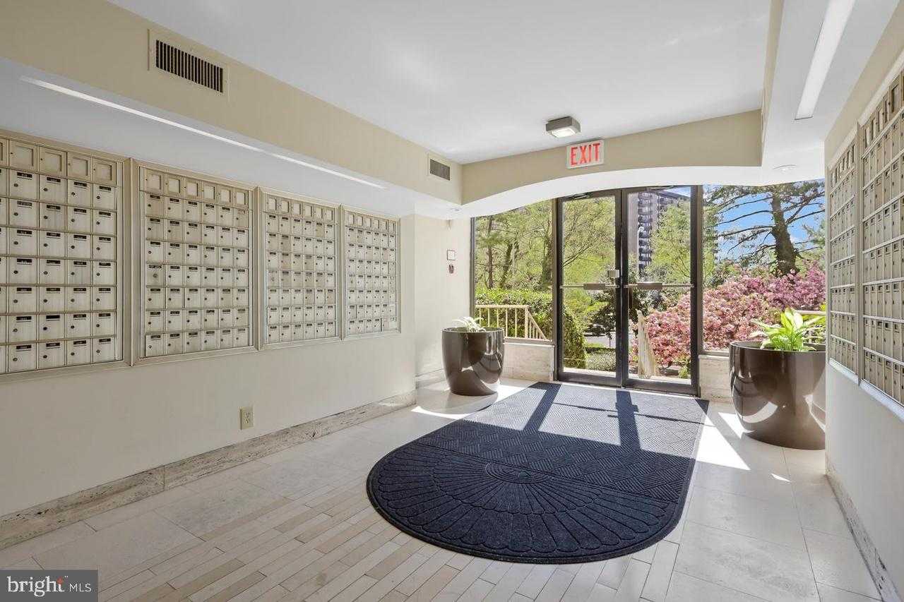 301 N Beauregard St Apt 202 photo 13