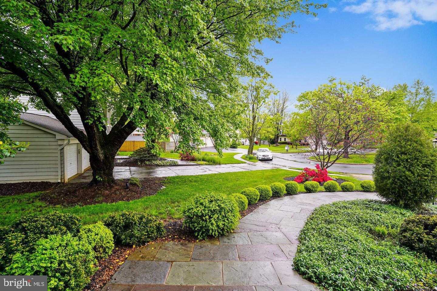 6 Crestview CT photo 2