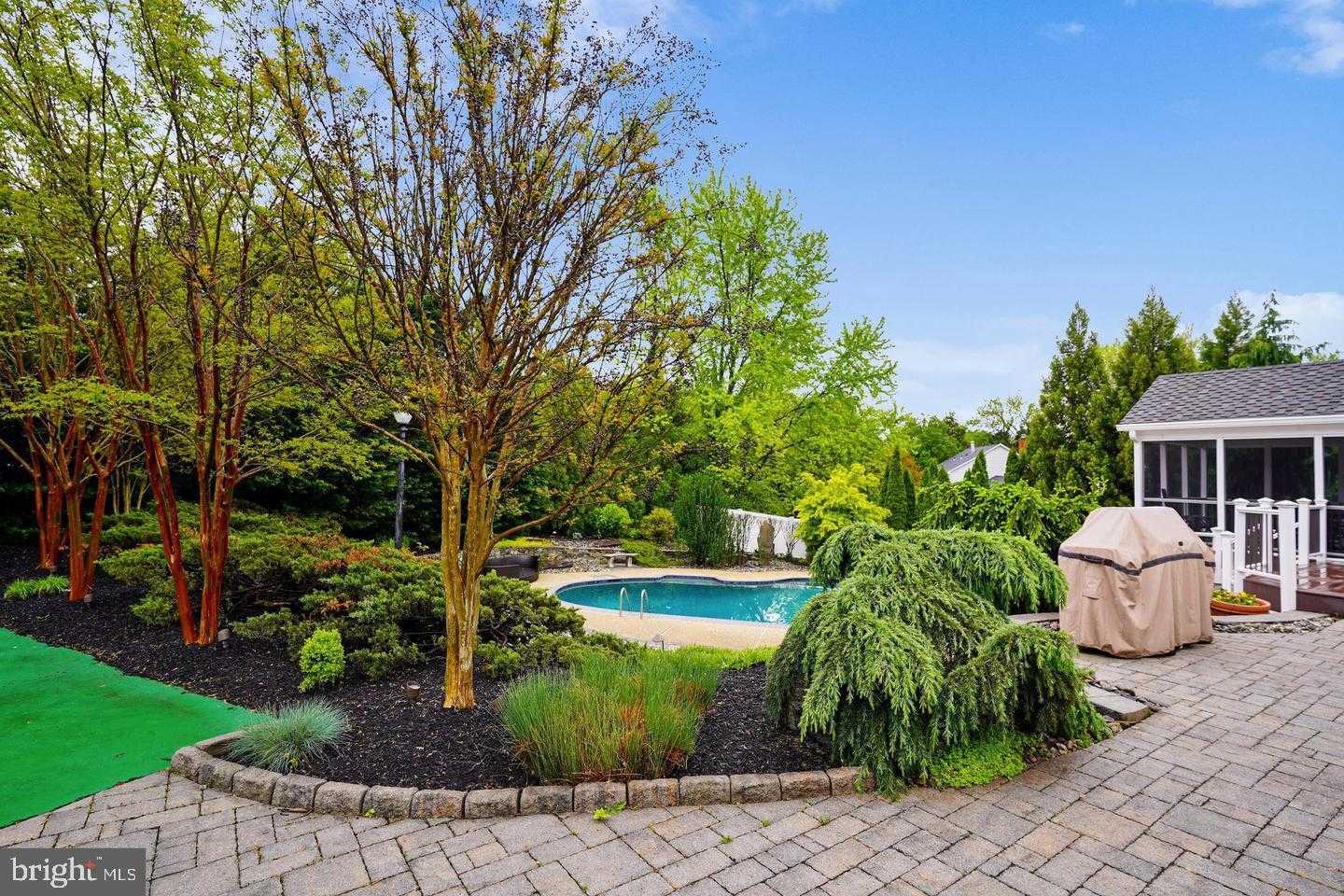 6 Crestview CT photo 5