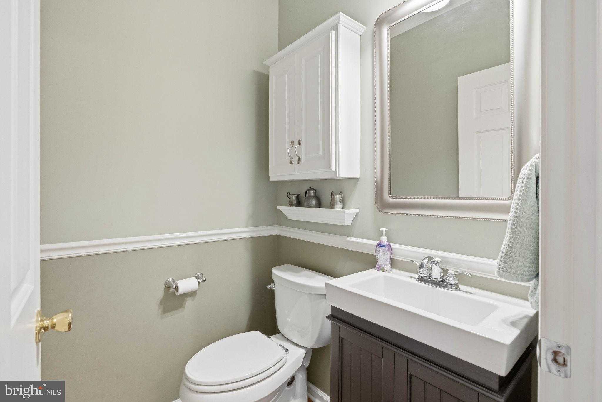 94 Green Ln photo 36