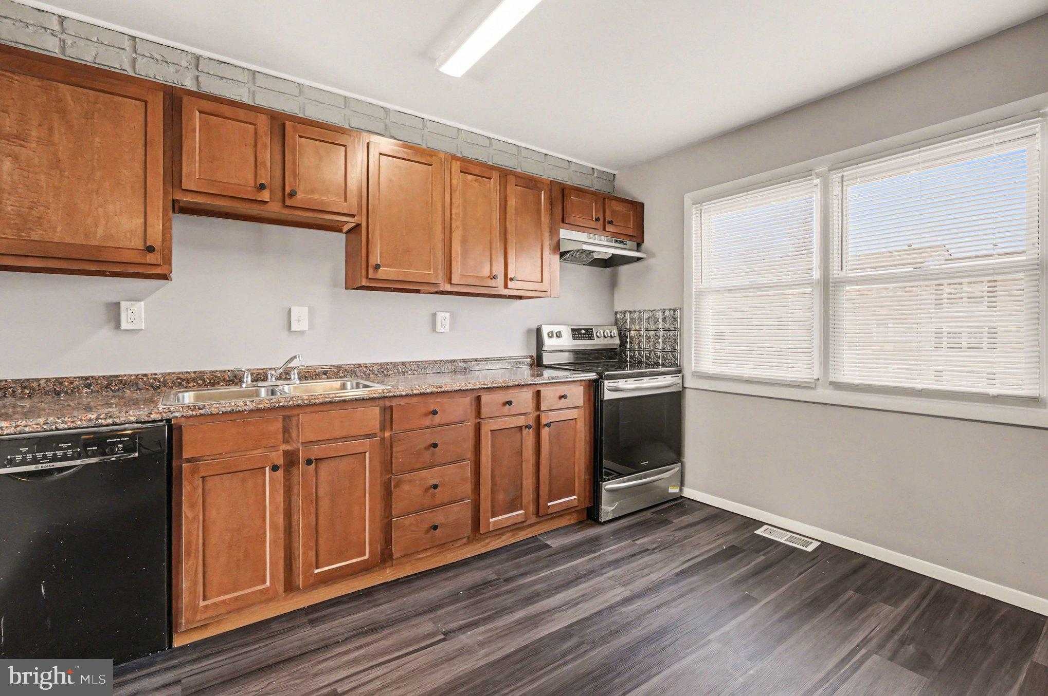 1857 Brookside Dr photo 8