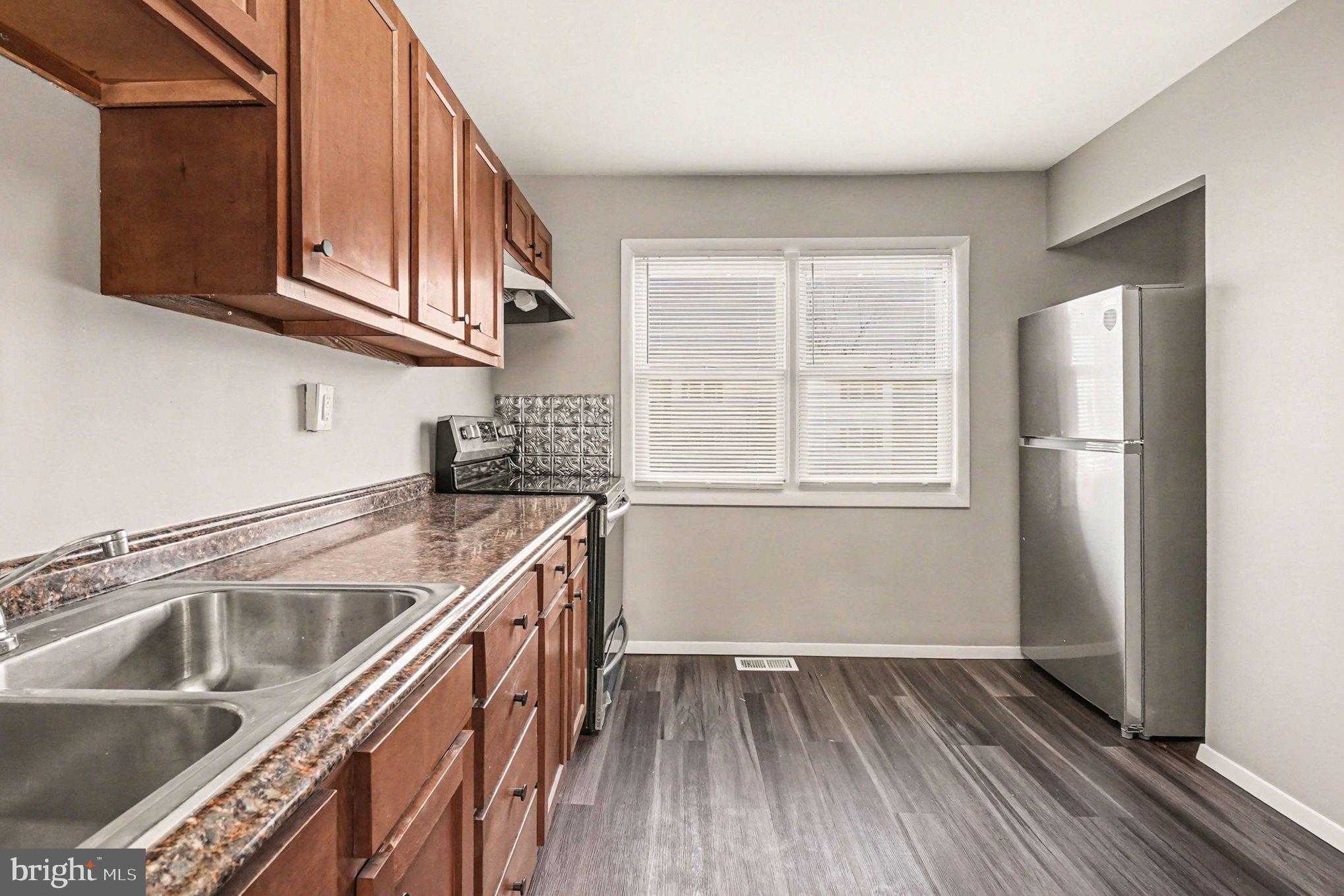 1857 Brookside Dr photo 9