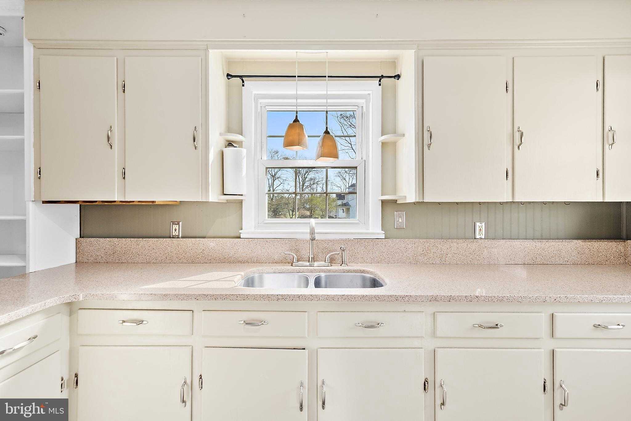 202 S Main St photo 15