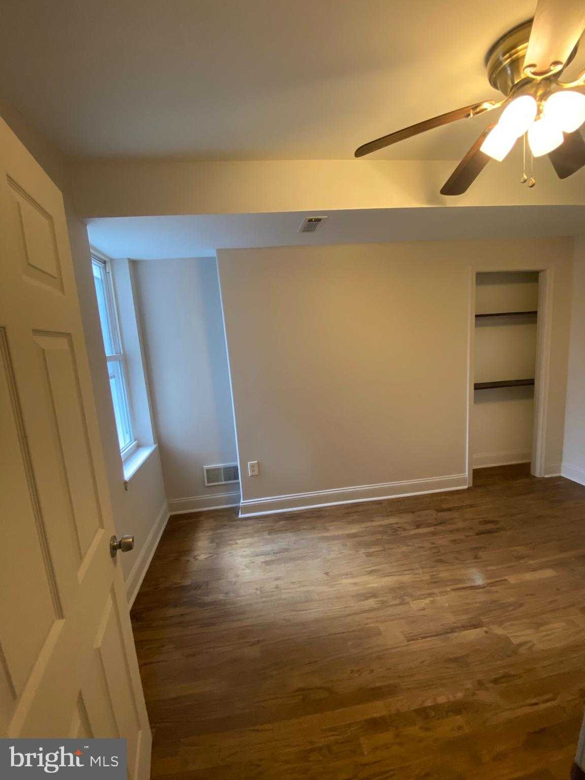 1830 Poplar St photo 35