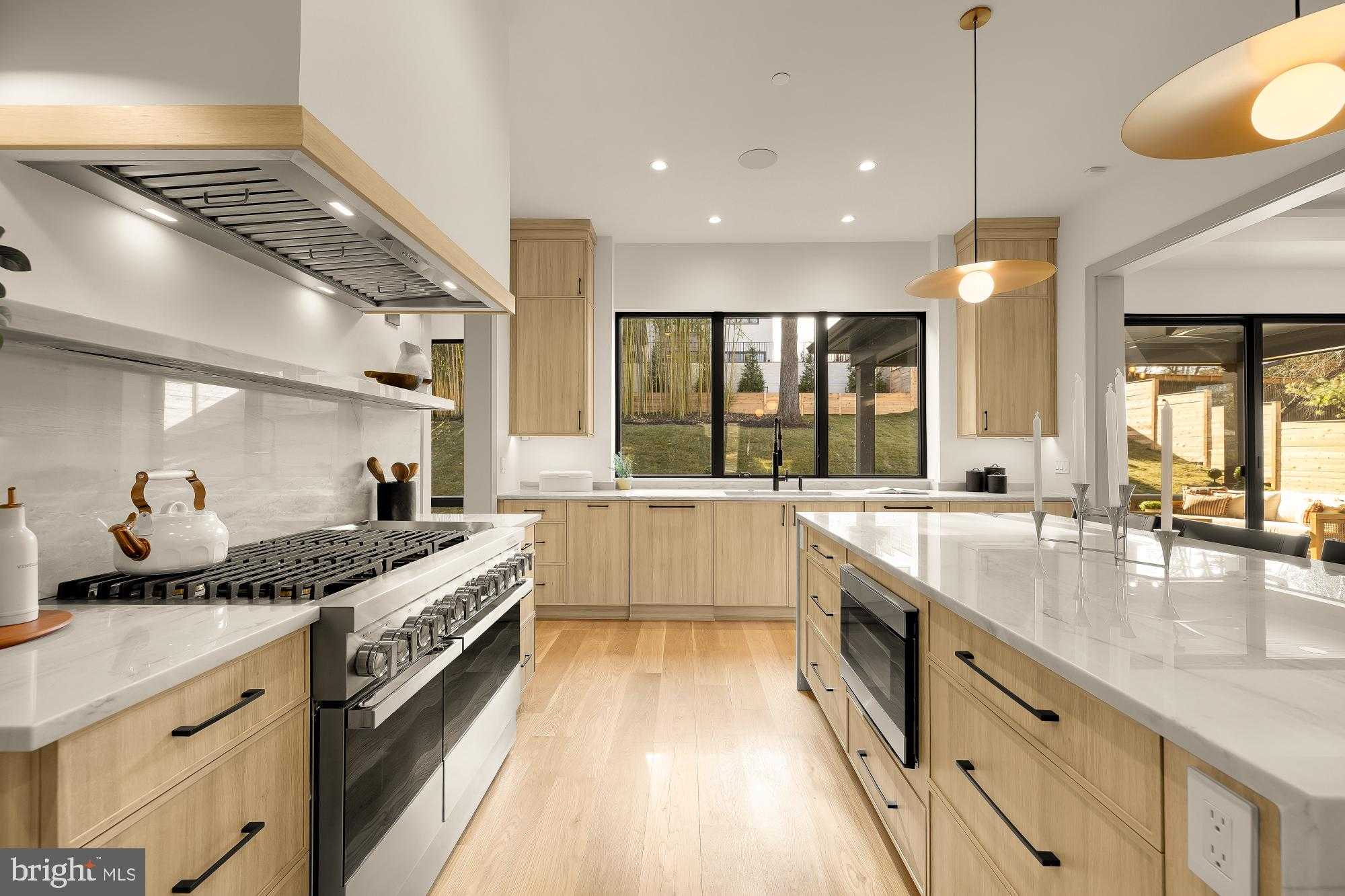 5828 Tanglewood Dr photo 2