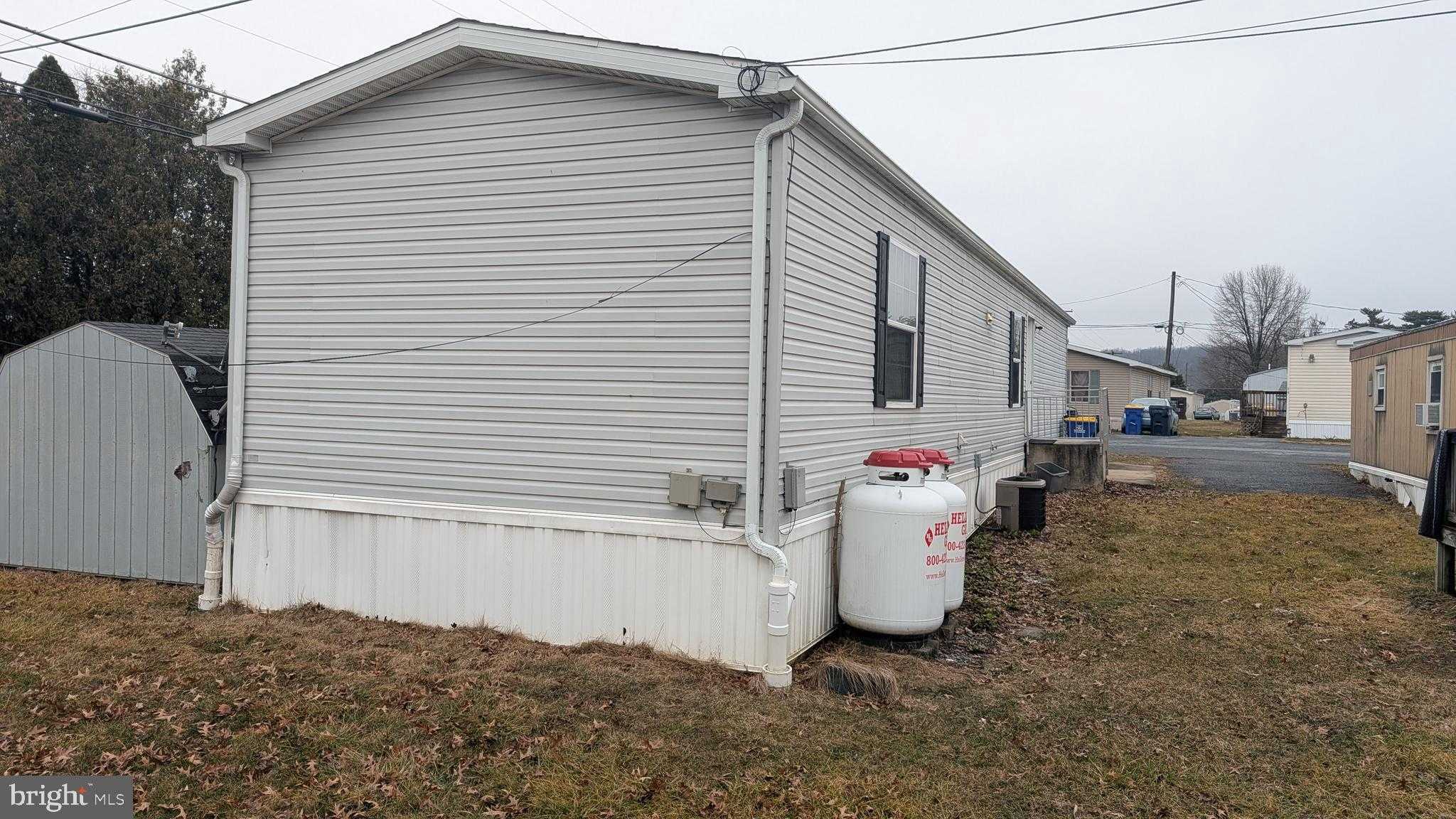 46 Mollie Dr photo 15