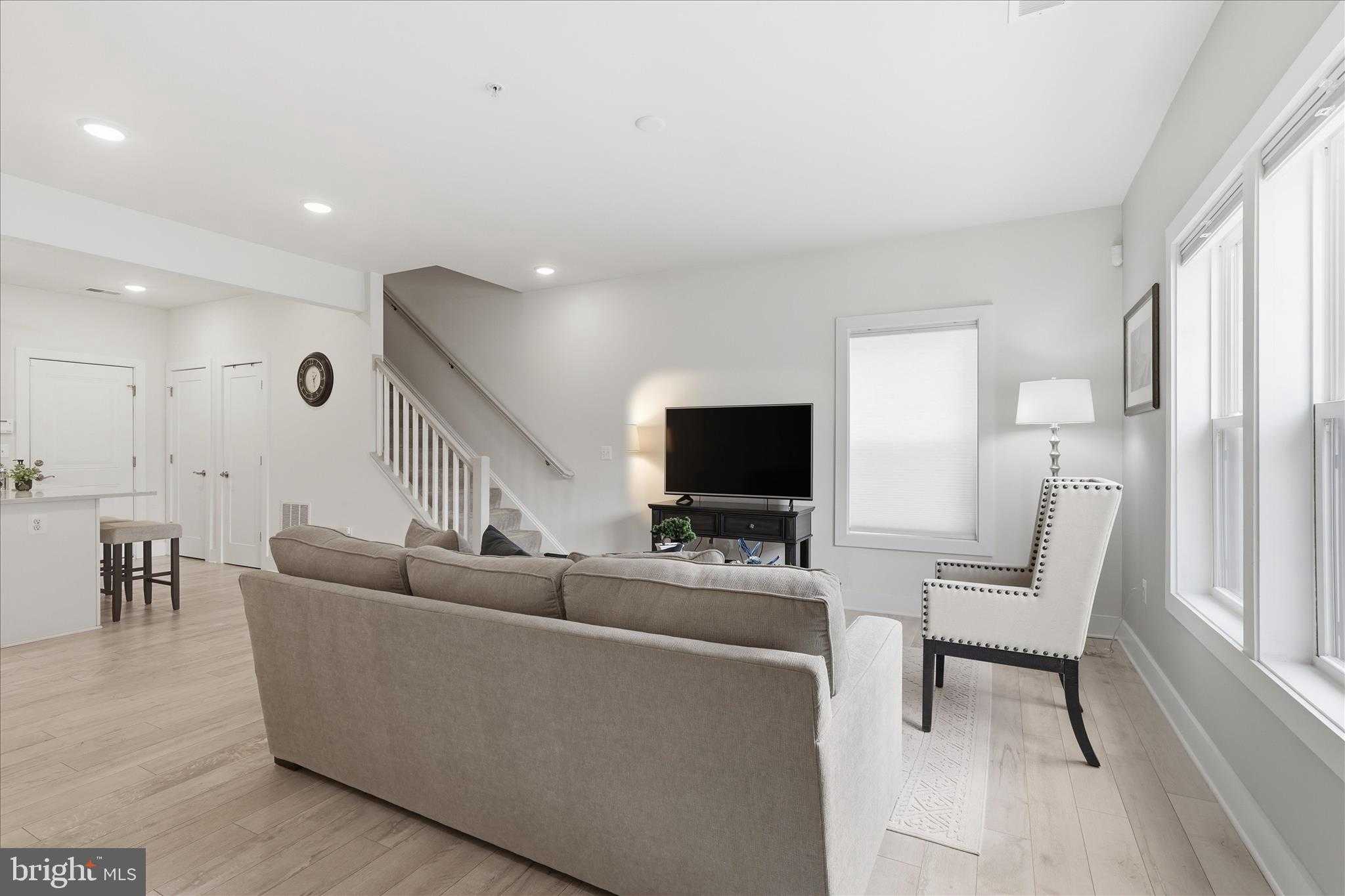 20518 Milbridge Ter photo 7