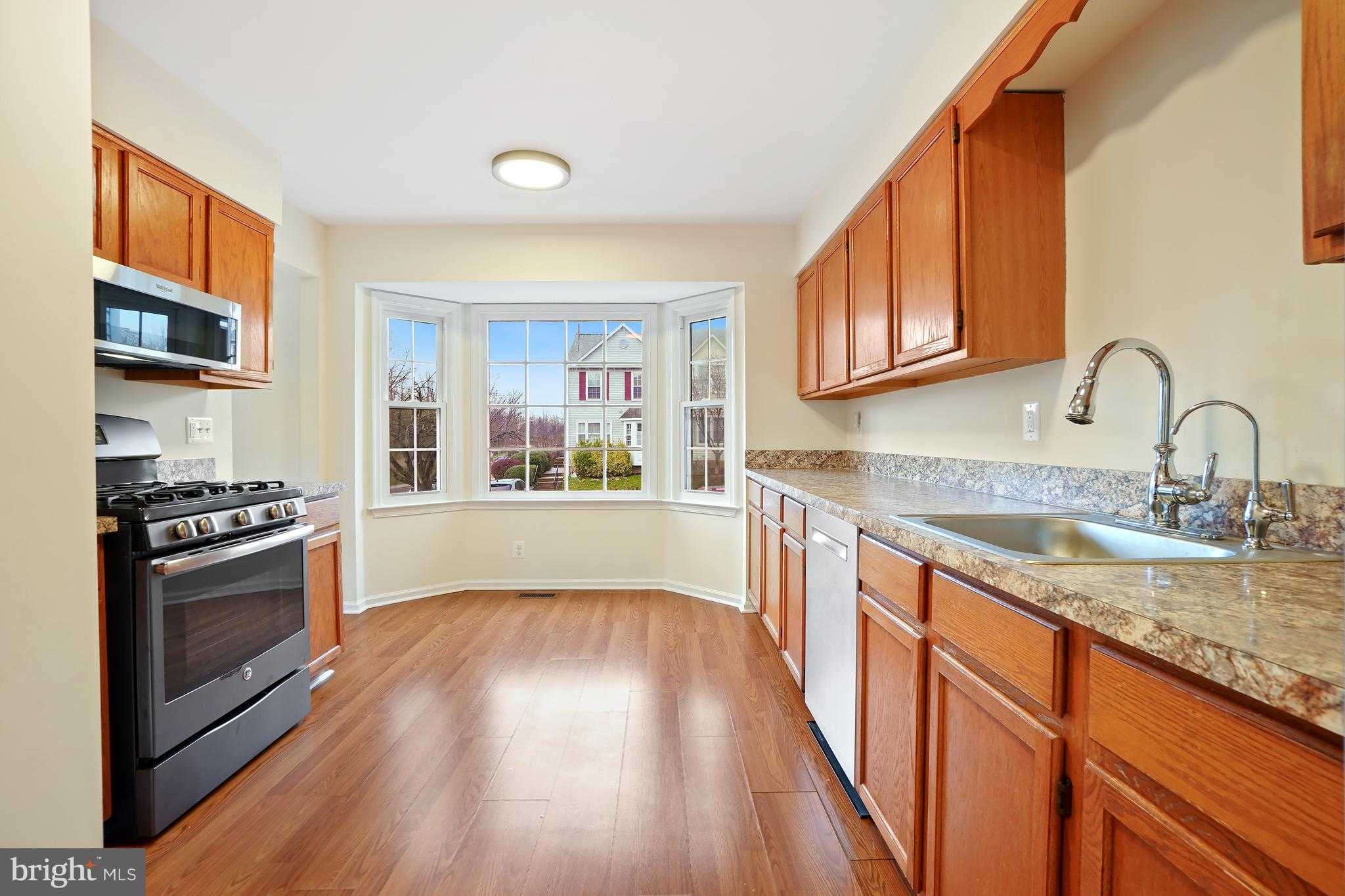 746 Arbor CT photo 7