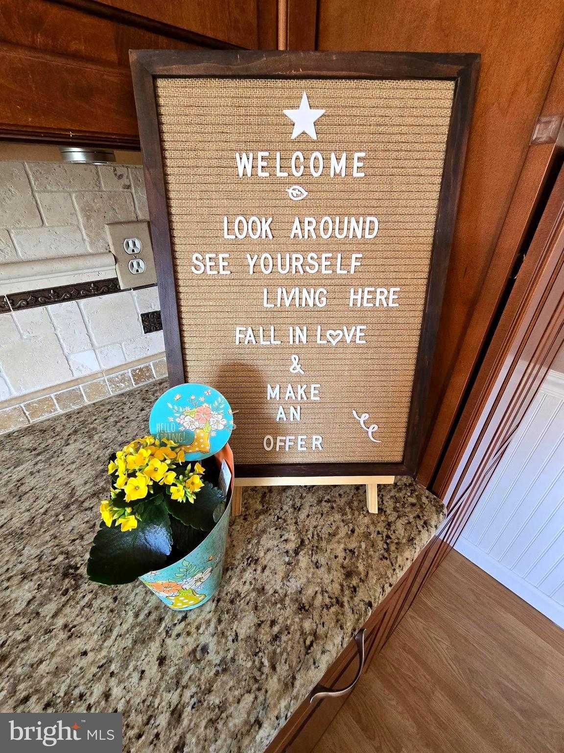 66 Henry Ave photo 17