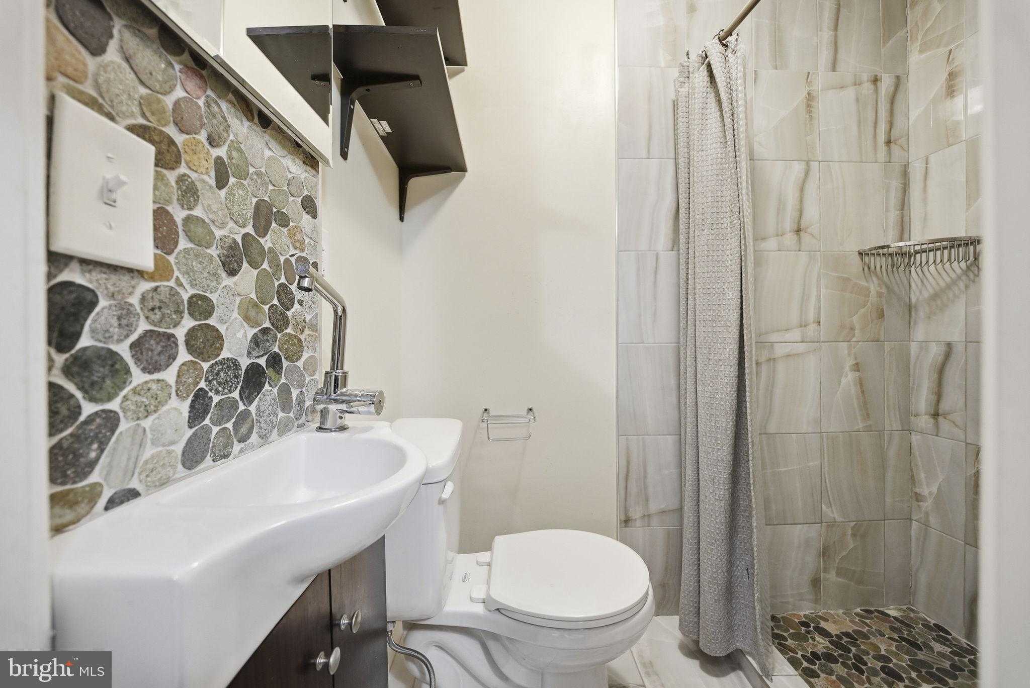 857 N 28th St # B photo 9