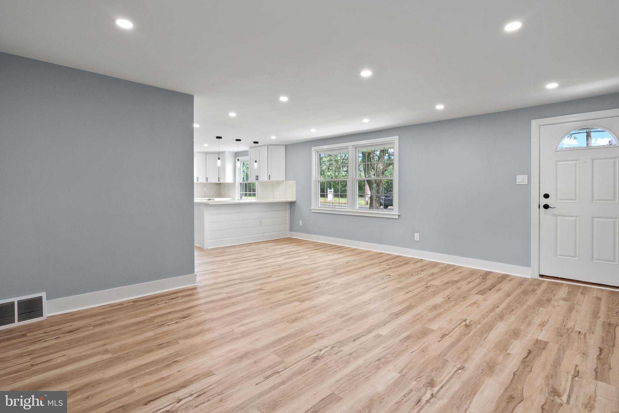 160 Church Rd photo 26