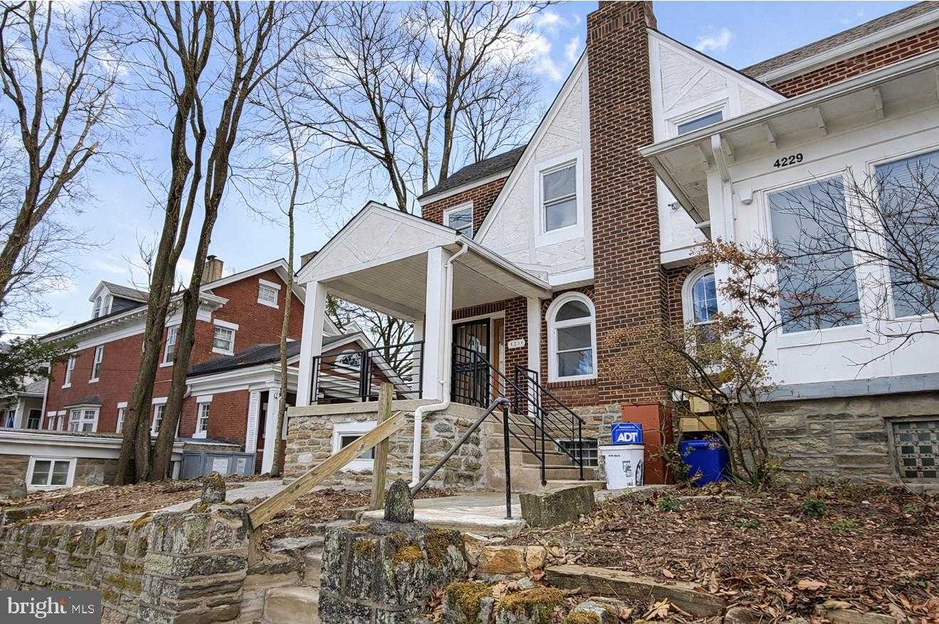 6218 Mccallum St photo 5