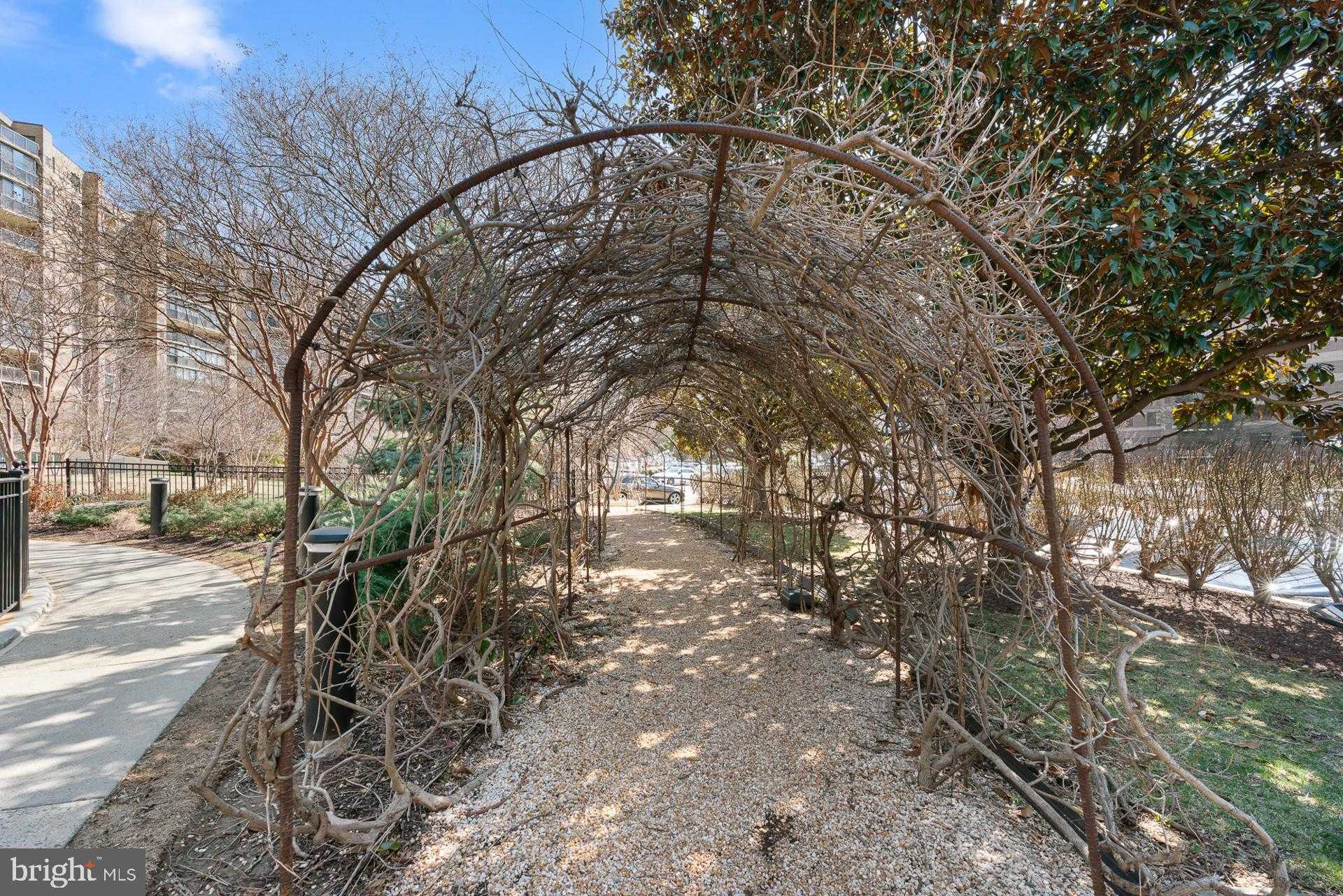 8340 Greensboro Dr Unit 623 photo 30