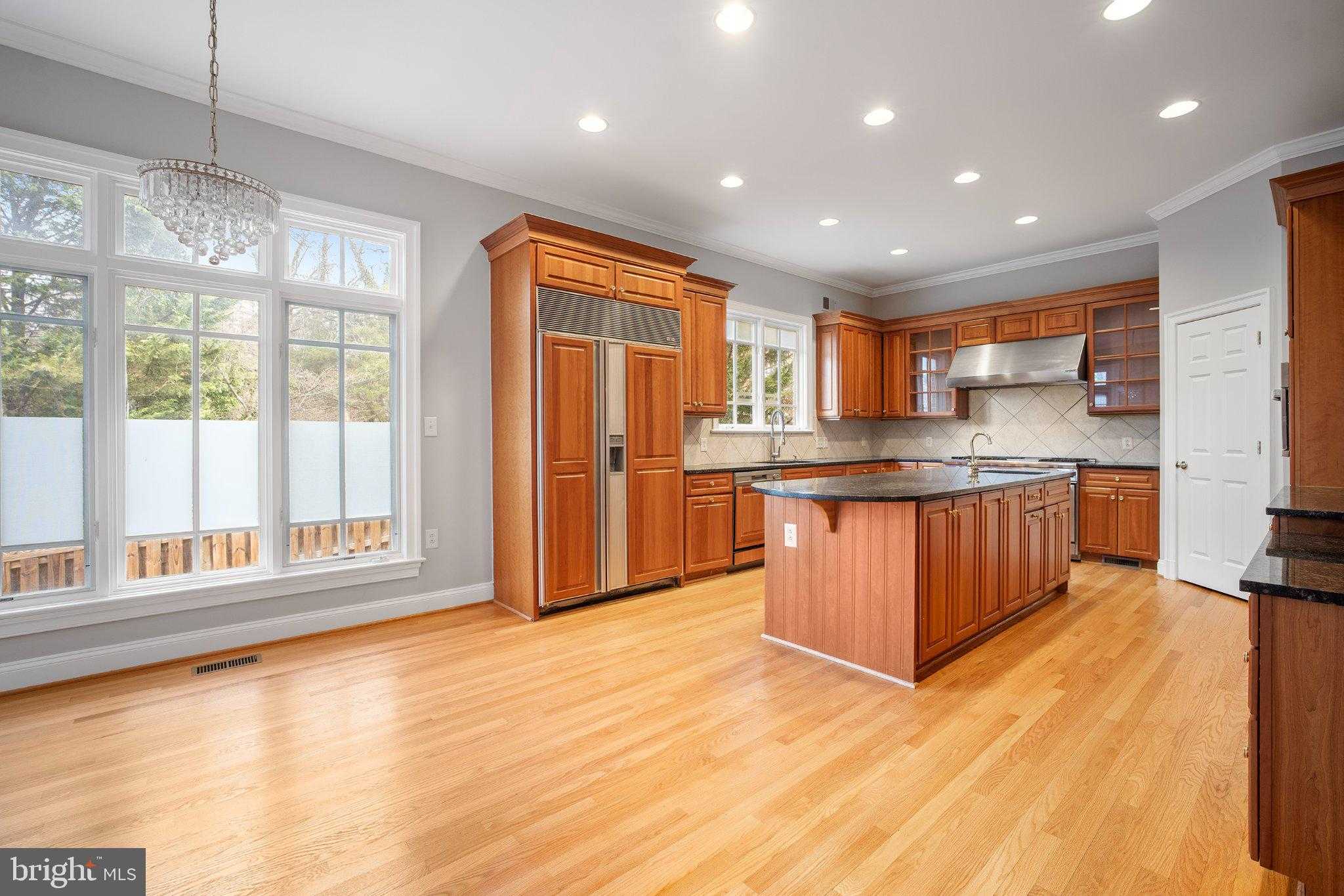 6723 Honesty Dr photo 7