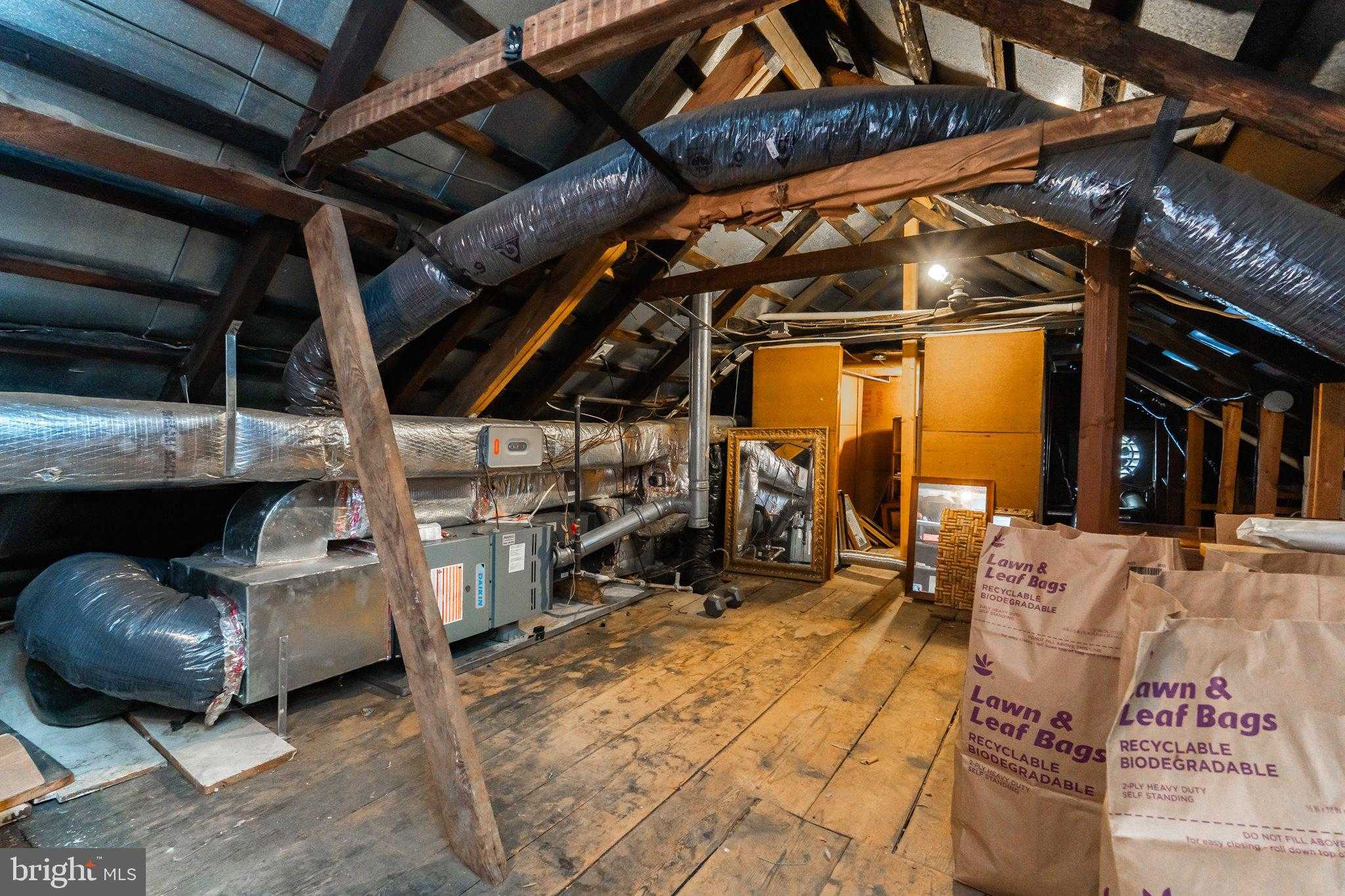 307 W German St photo 61