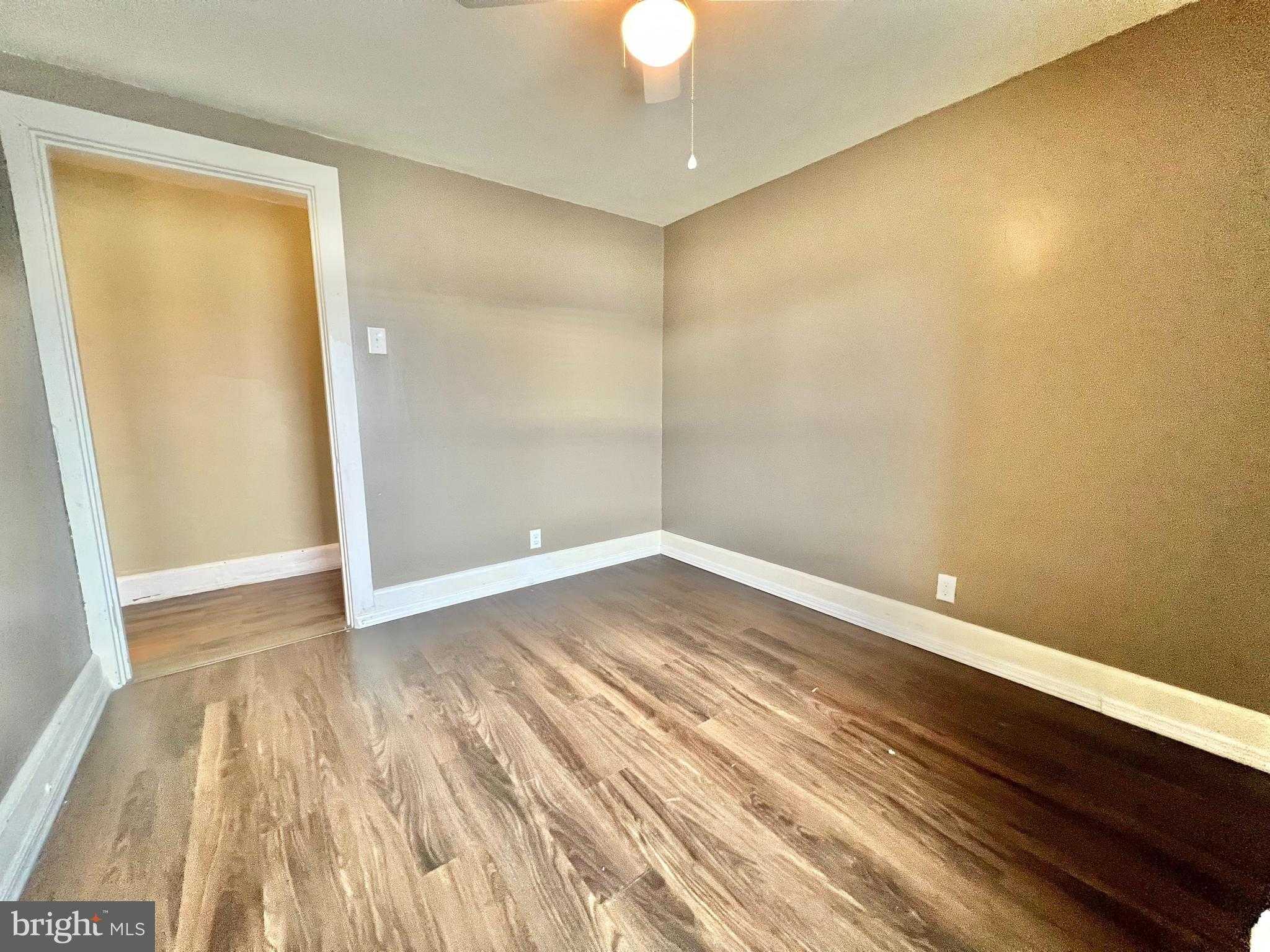 218 W Franklin St photo 25