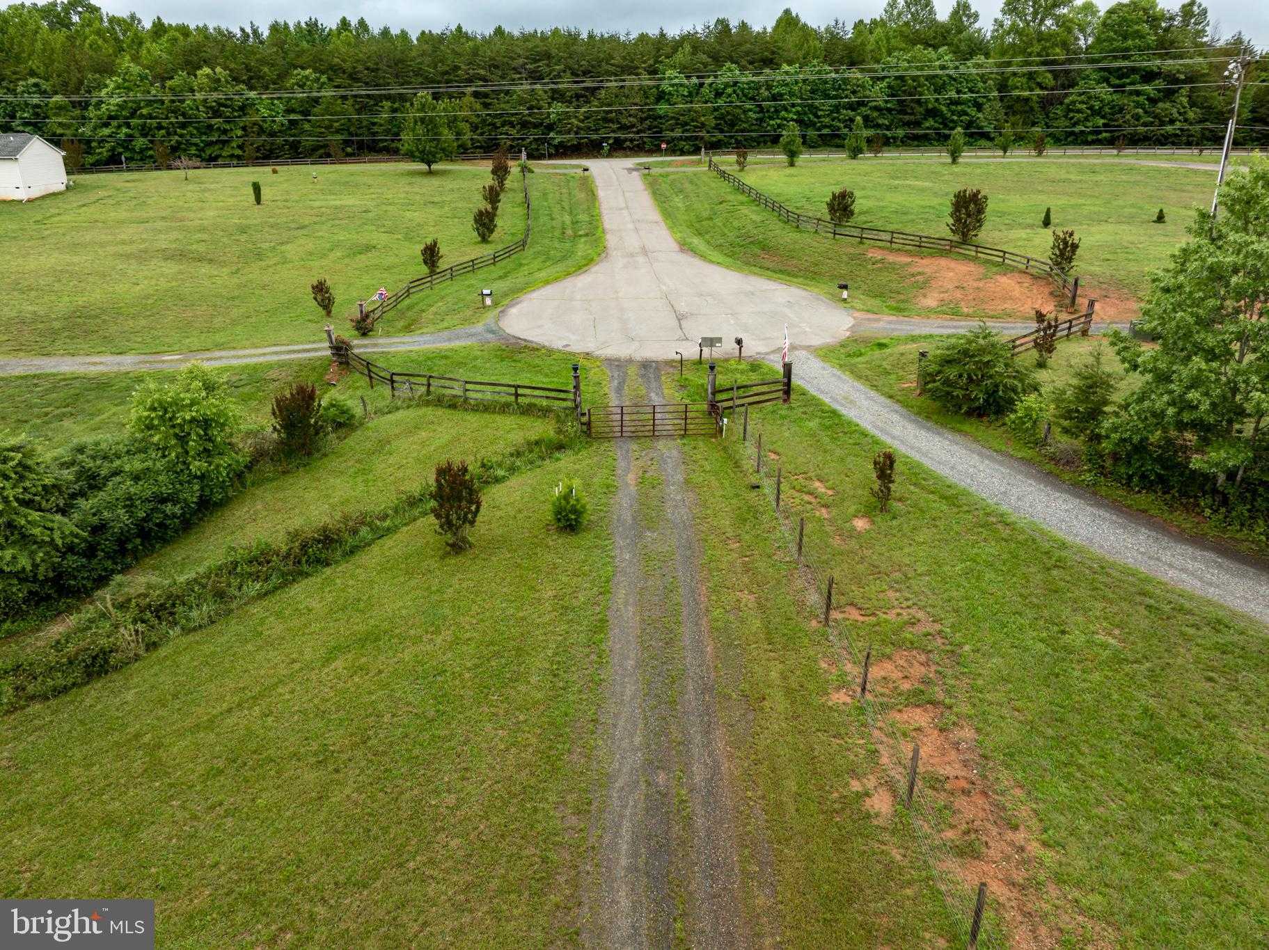 50 Elizabeth Ln photo 8