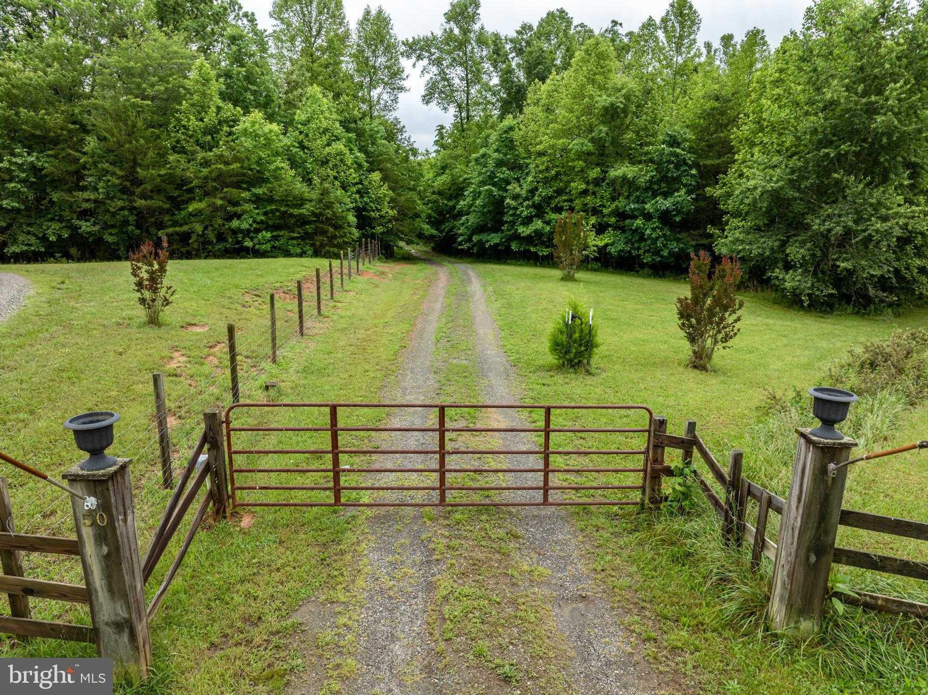 50 Elizabeth Ln photo 9