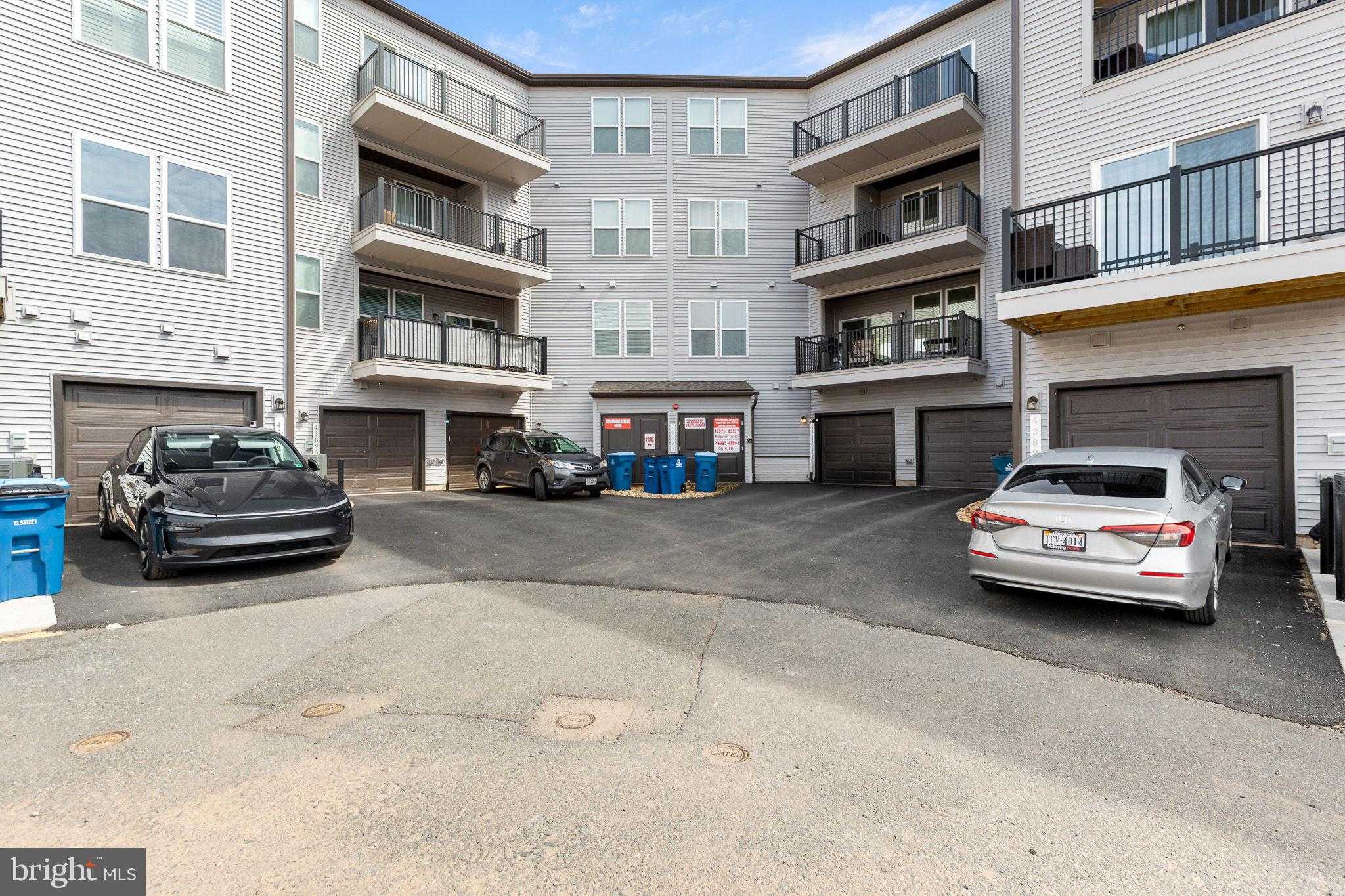 43895 Circuit Sq photo 25