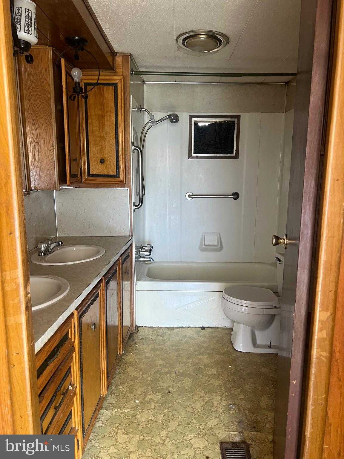 1302 Gibson Rd photo 9