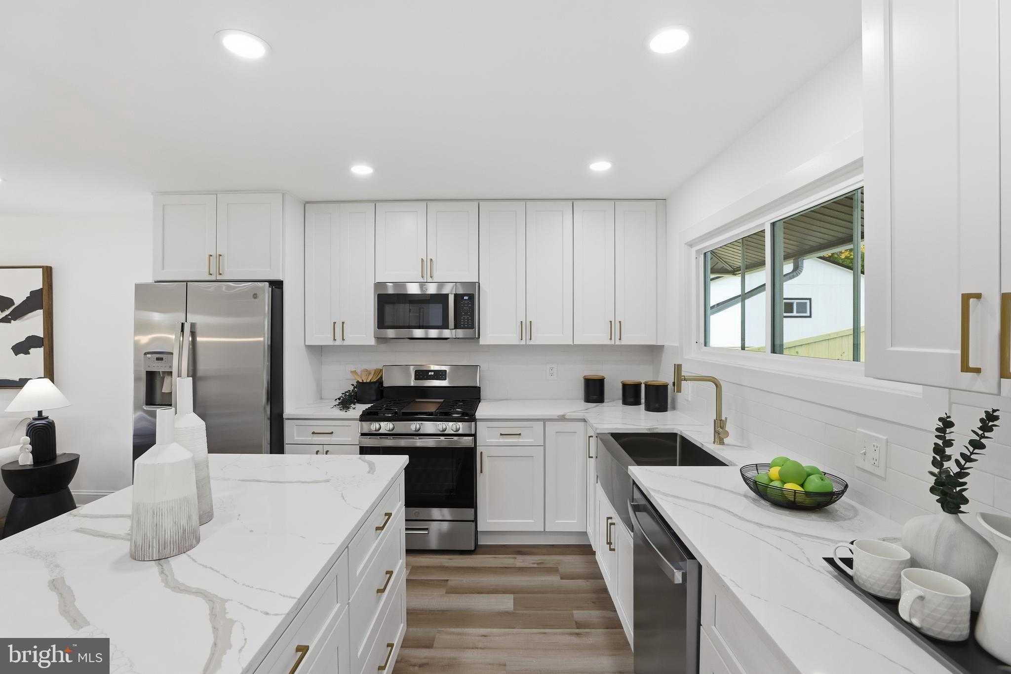 13801 Lionel Ln photo 4