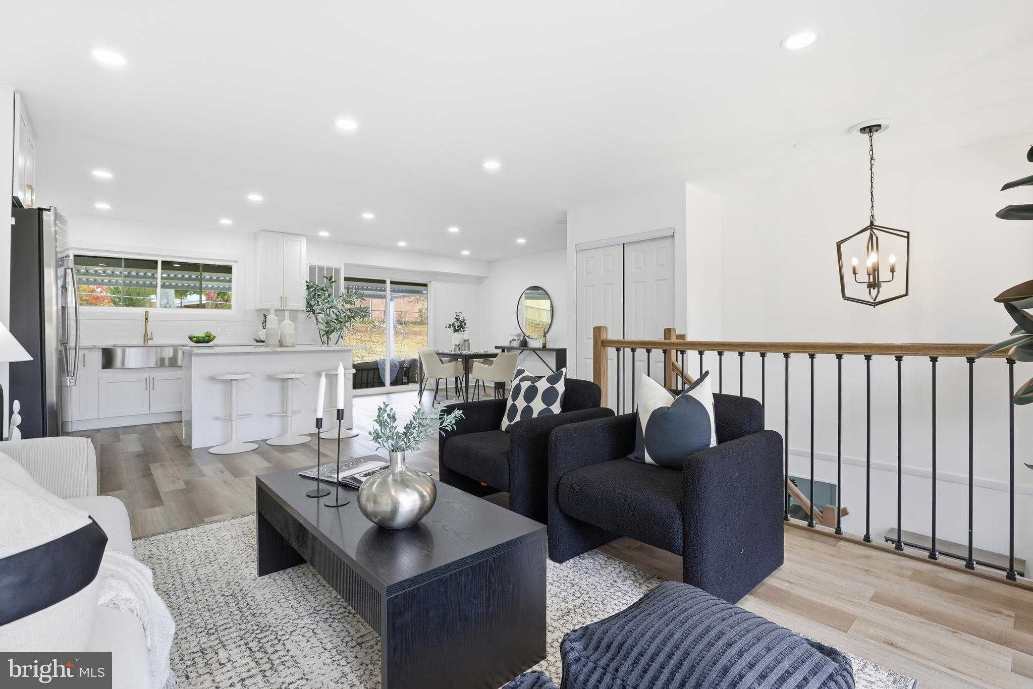 13801 Lionel Ln photo 7