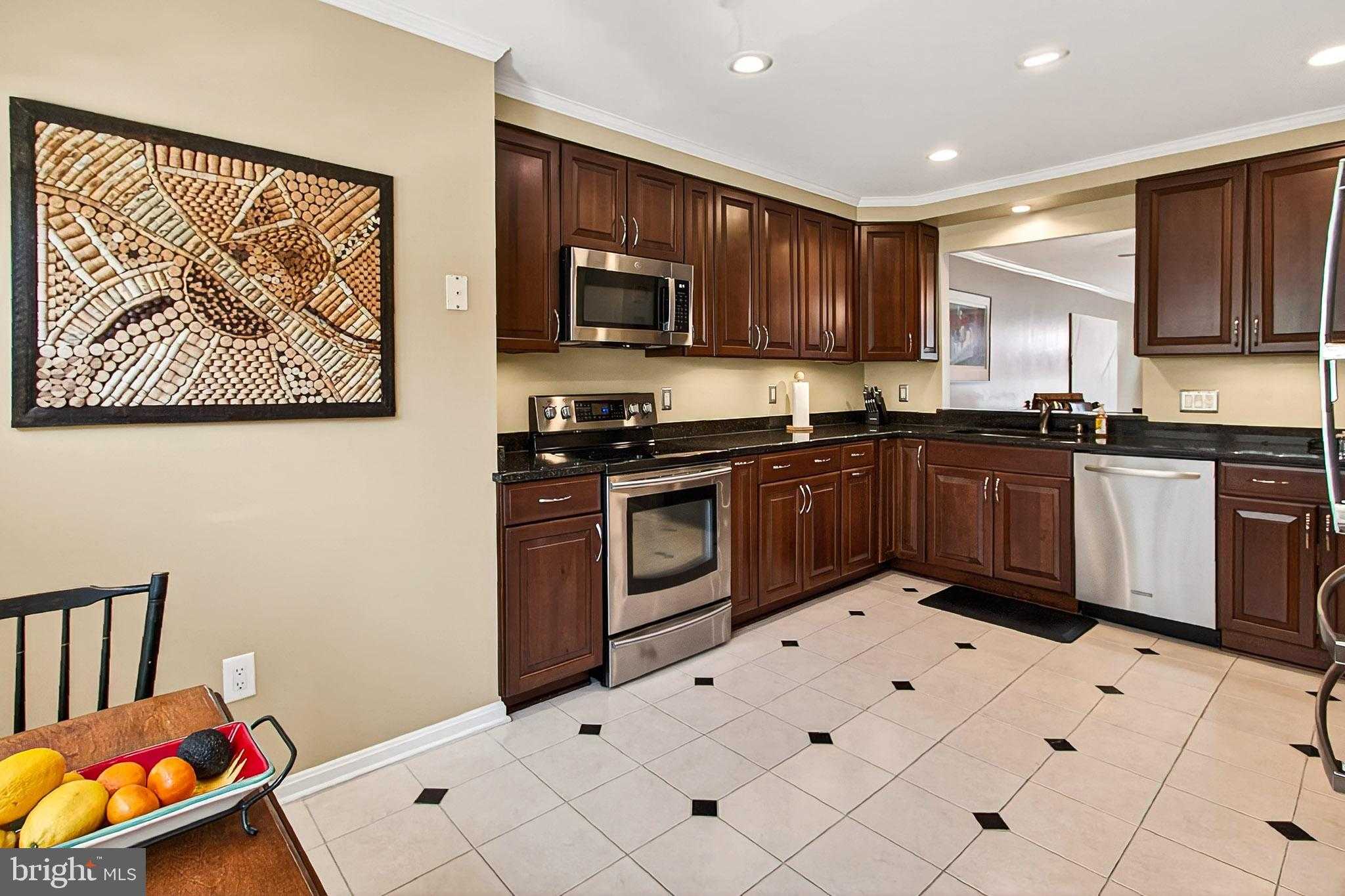 7923 Valleyfield Dr photo 8