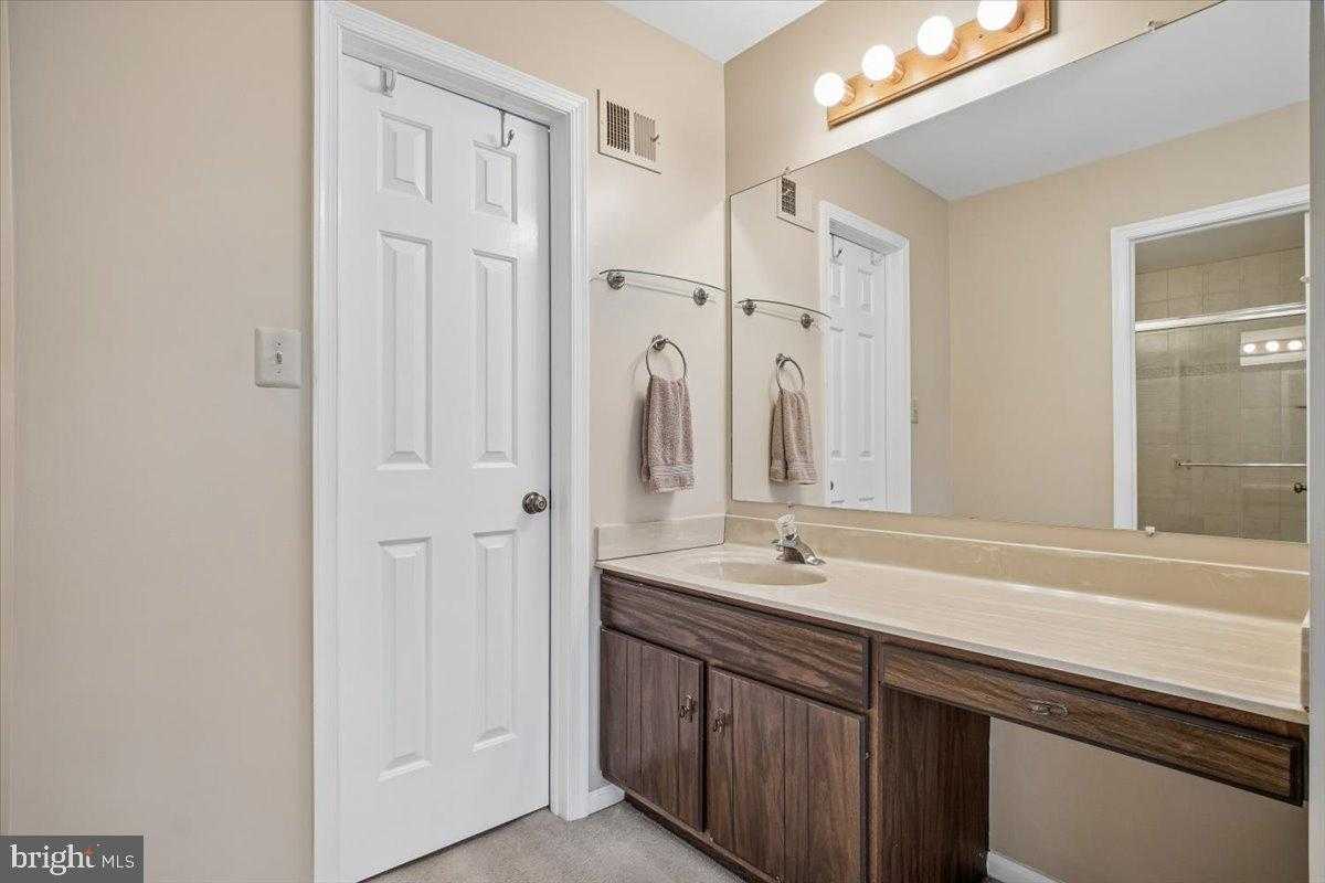 5705 Patrick Oroarke CT photo 32