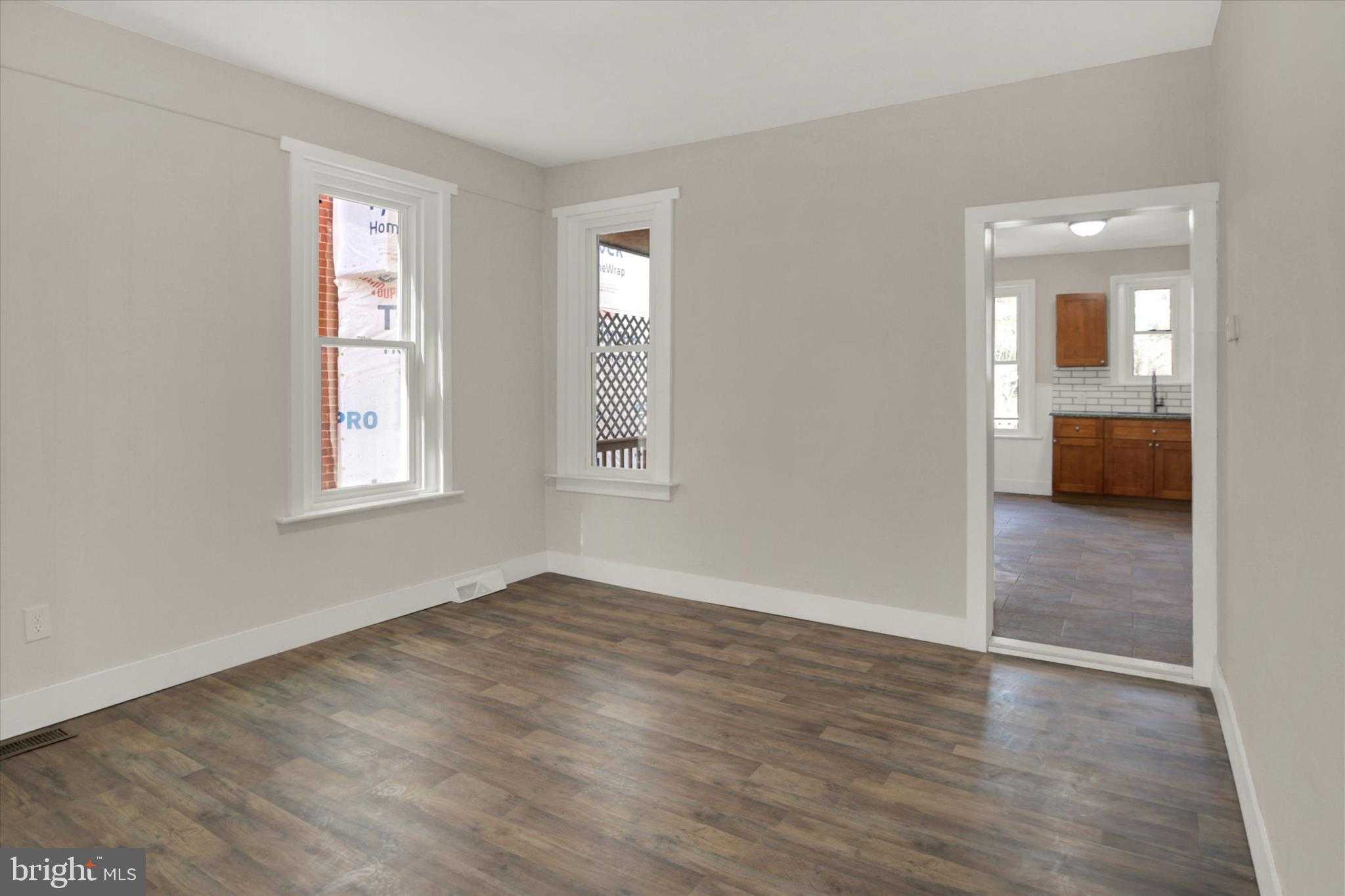 517 W 5th St photo 12