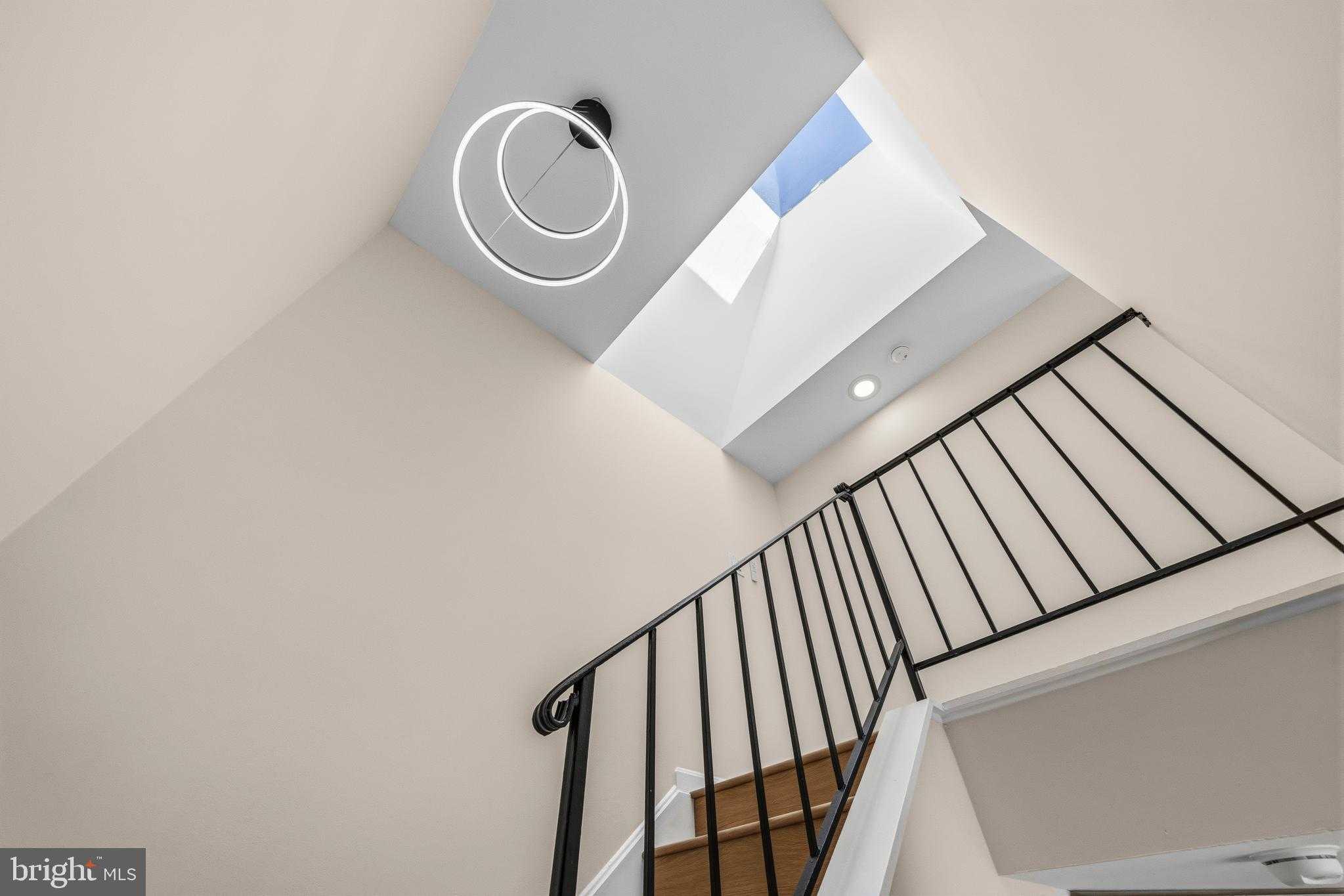 8810 Rustburg Cir photo 30